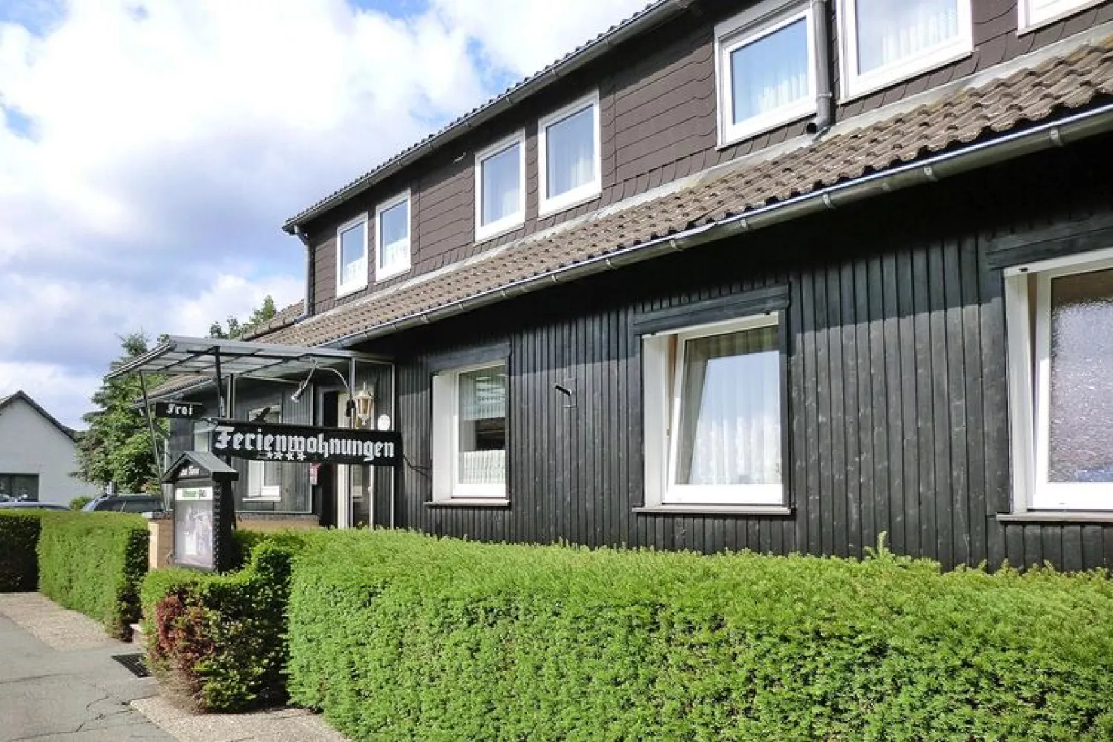 Kombination Bärenhütte  Hirschblick 10 Erw 2 Kinder-Exterior summer