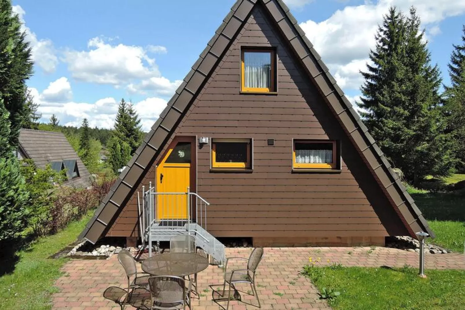 Nurdachhaus/ Typ 2 Winnetou 68 qm-Exterior summer