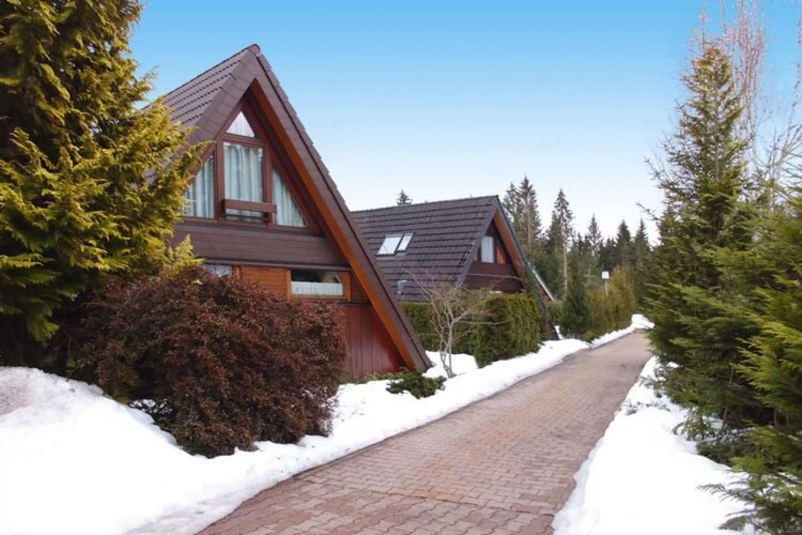 Nurdachhaus/ Typ 2 Winnetou 68 qm-Exterior winter