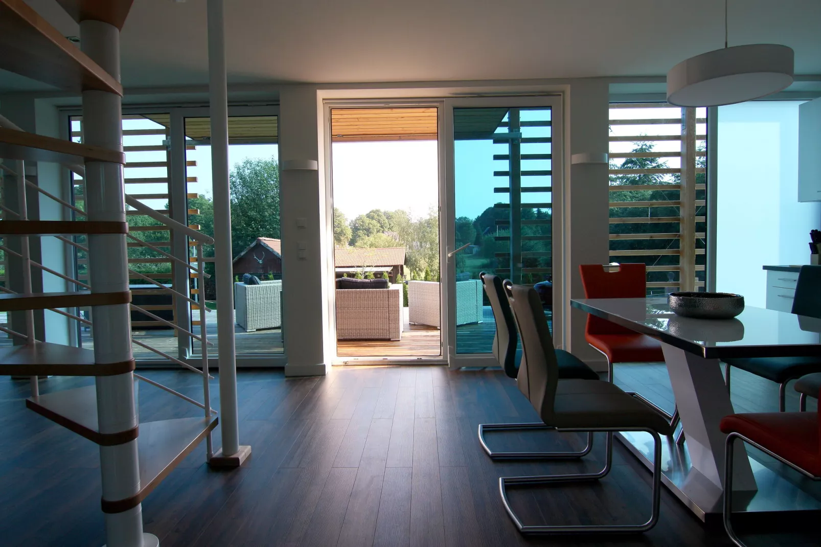 Maria Haus 1 links 80 qm-Dining room