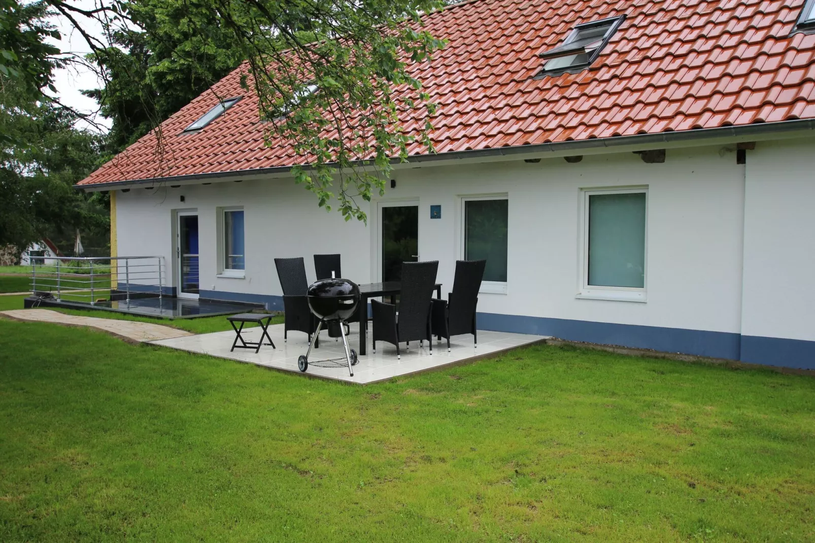 Reihenhaus Tulpe-Außenbereich Sommer
