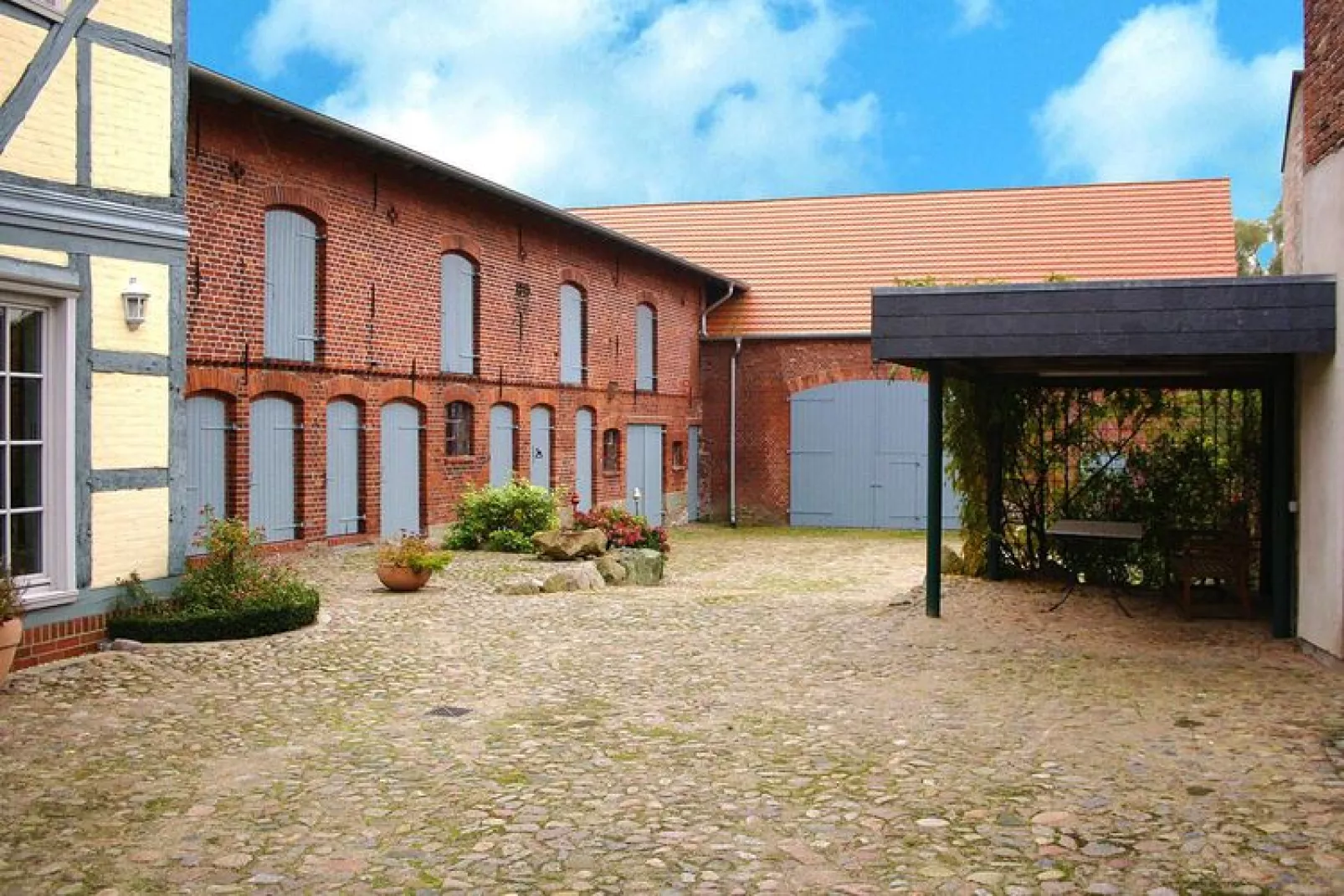 Rosenhof 250 qm-Exterior summer