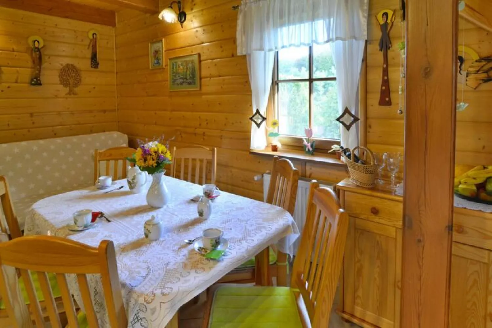 Dom wakacyjny nad jeziorem Oswino-Dining room