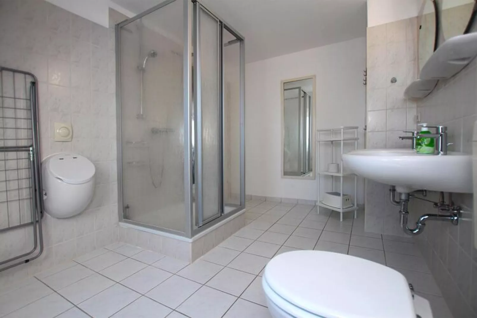 Obergeschoss 90 qm-Bathroom