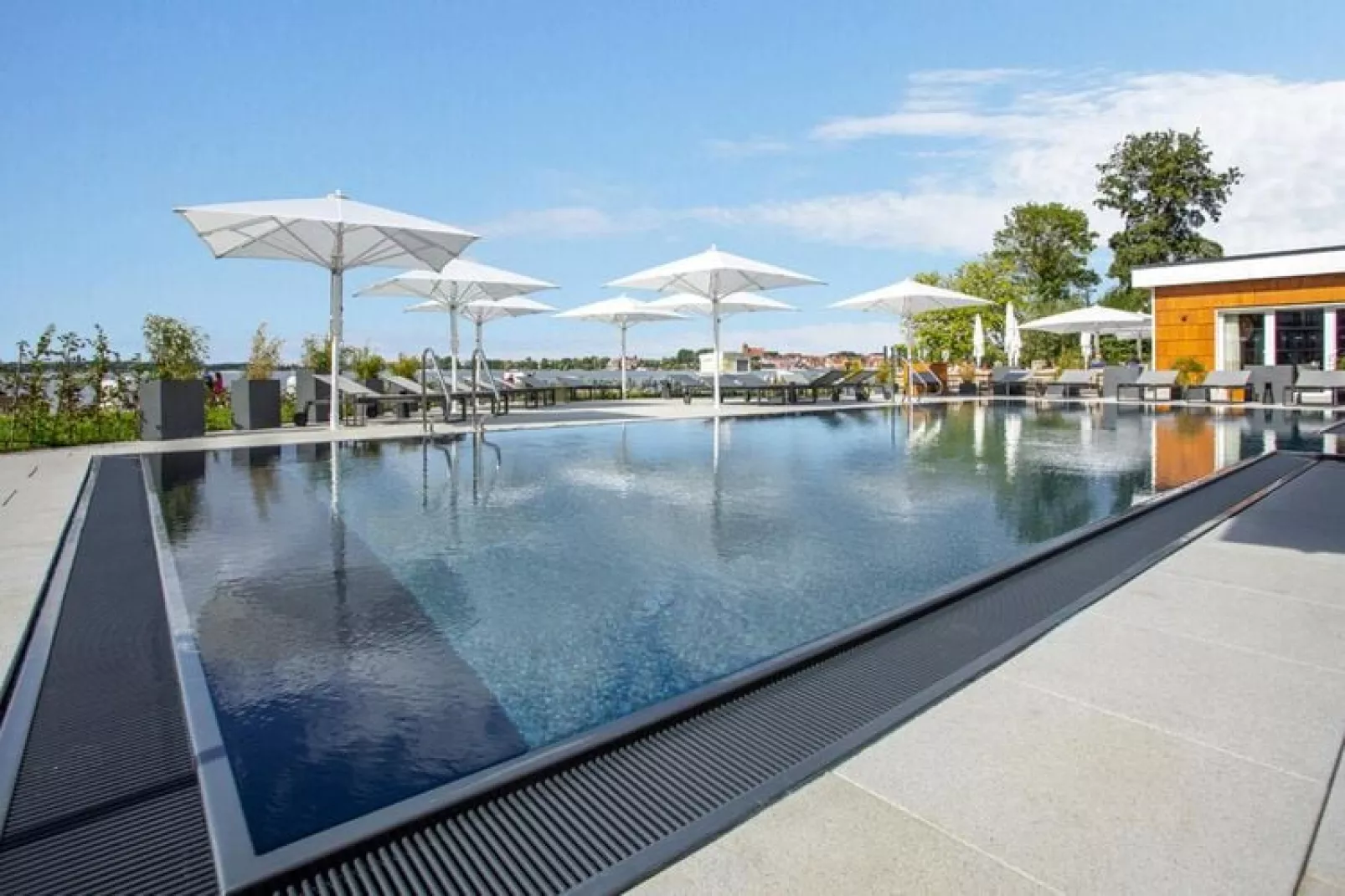 Apartments im MAREMÜRITZ Yachthafen Resort & Spa / Mare Grand Maisonette Suite 2 Personen-Pool