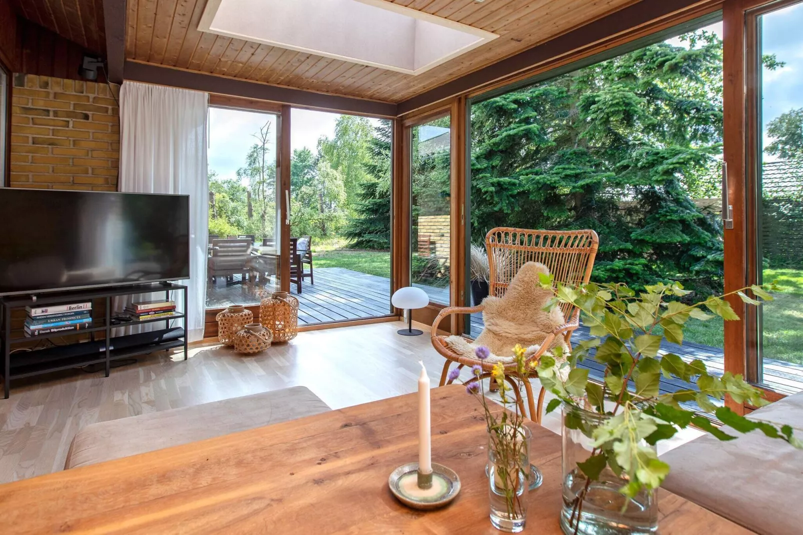 Bright Cottage with Garden Terrace-By Traum-Indoor