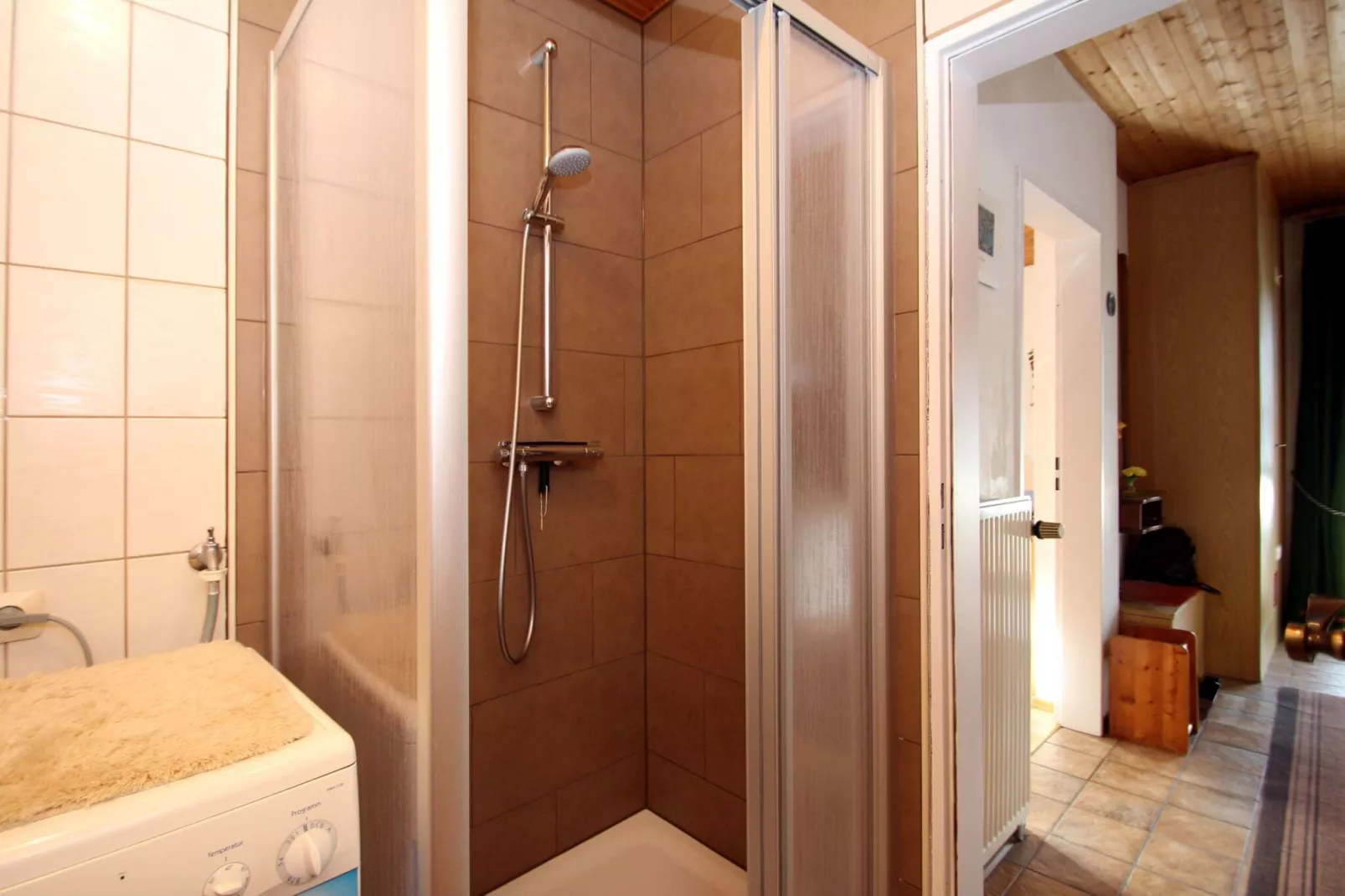 Ferienhaus Renate Neßmersiel-Bathroom
