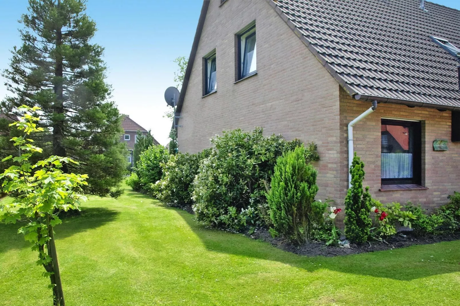 Reihenhaus Neßmersiel-Exterior summer