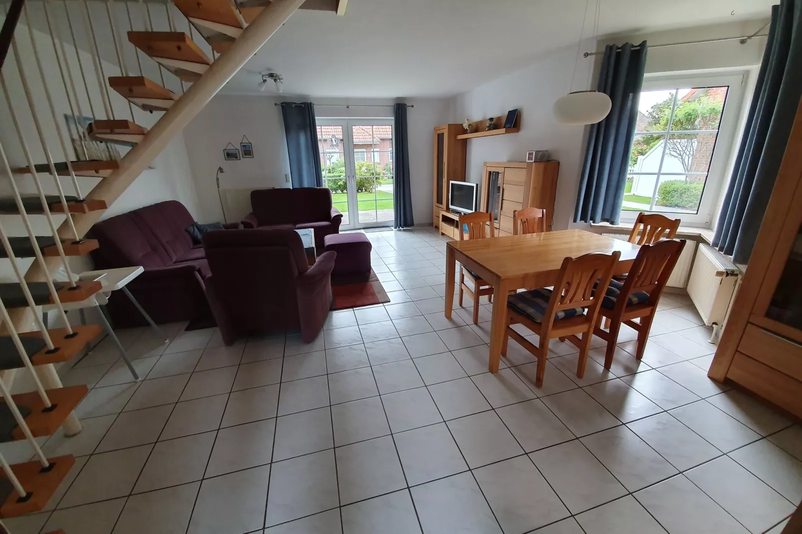 Doppelhaushälfte mit Sonnenterrasse in Neßmersiel-Living room
