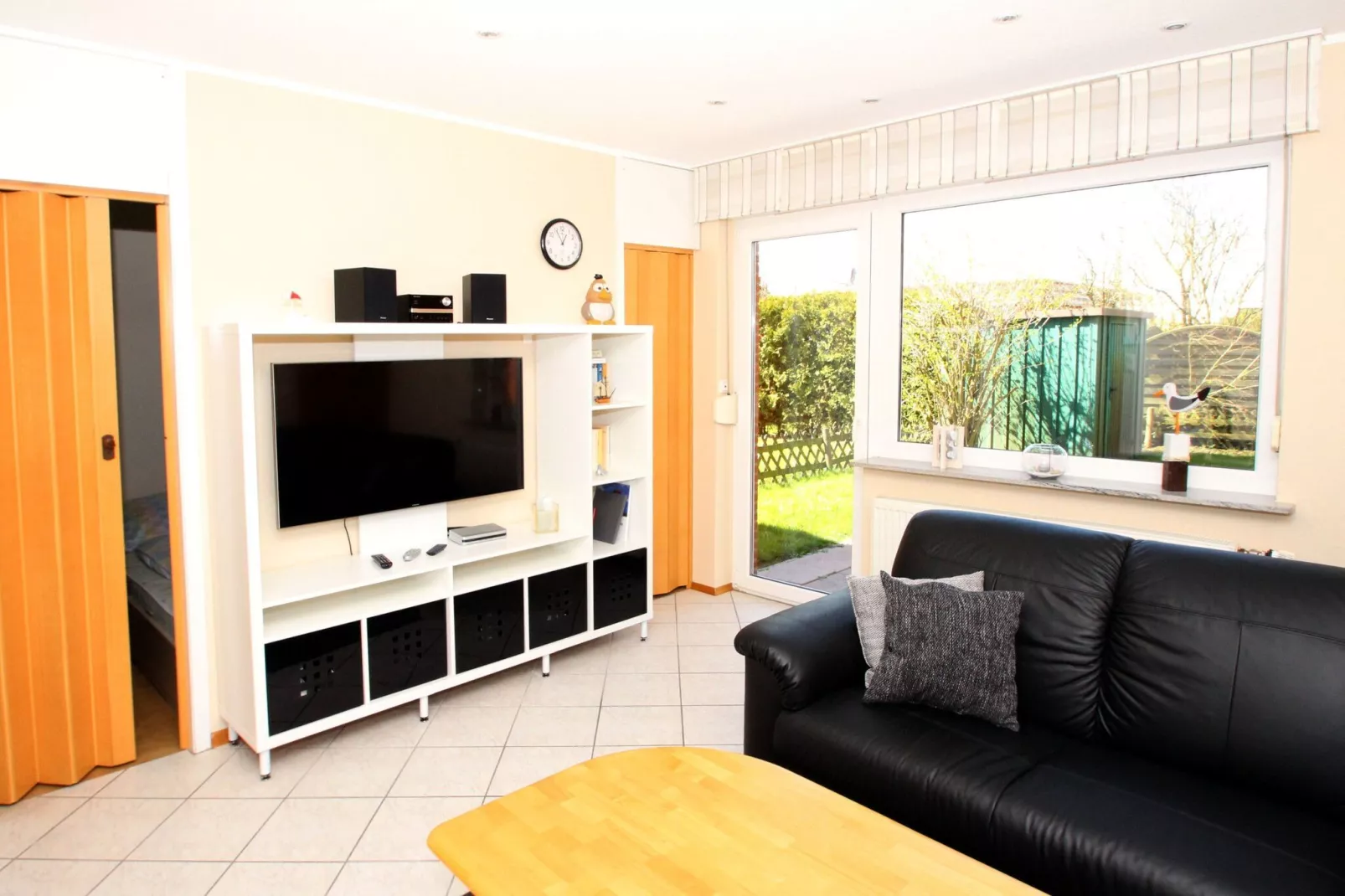 Bungalow in Dornumersiel-Living room