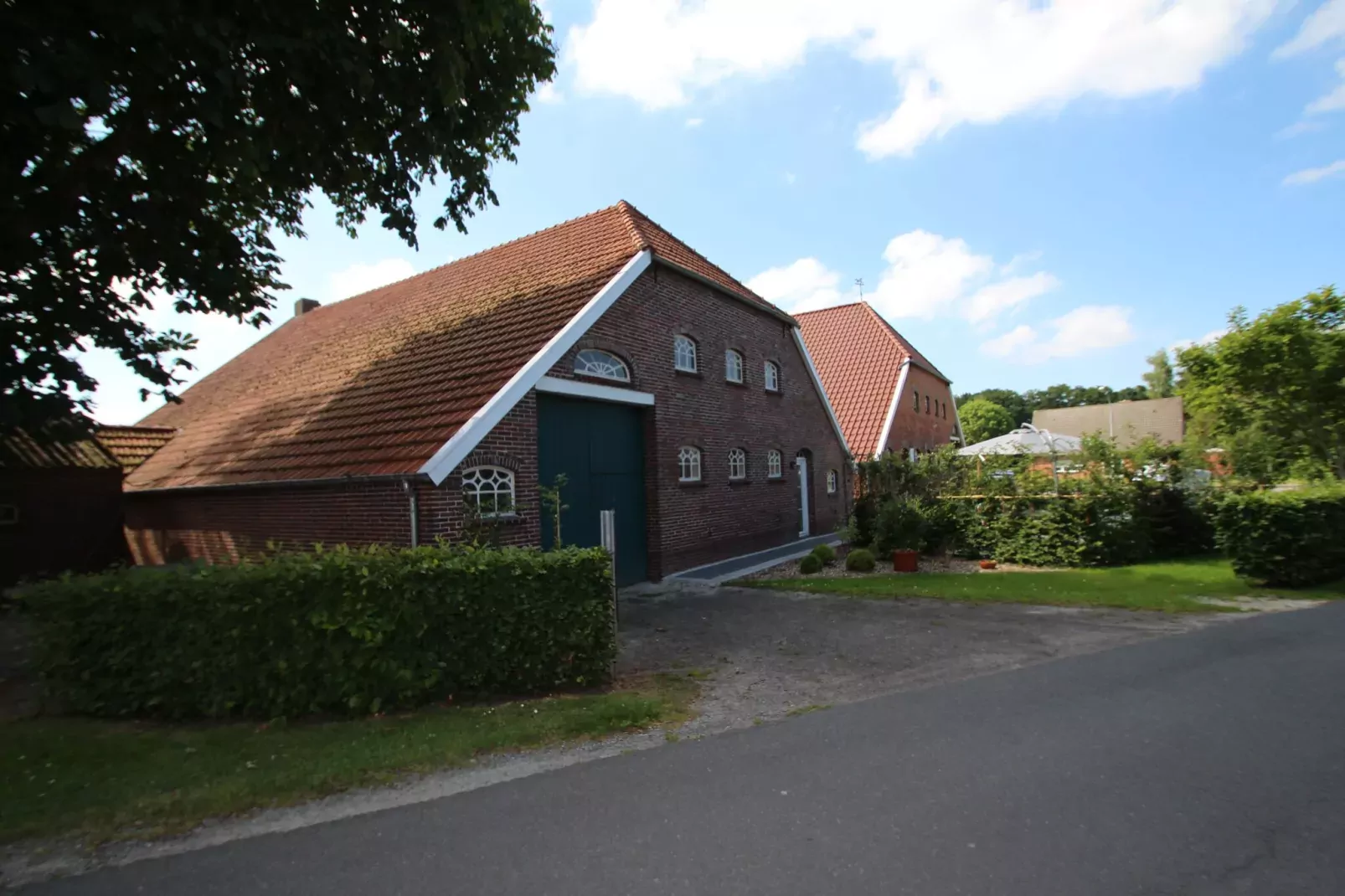 Schwalbenhaus-Exterior summer