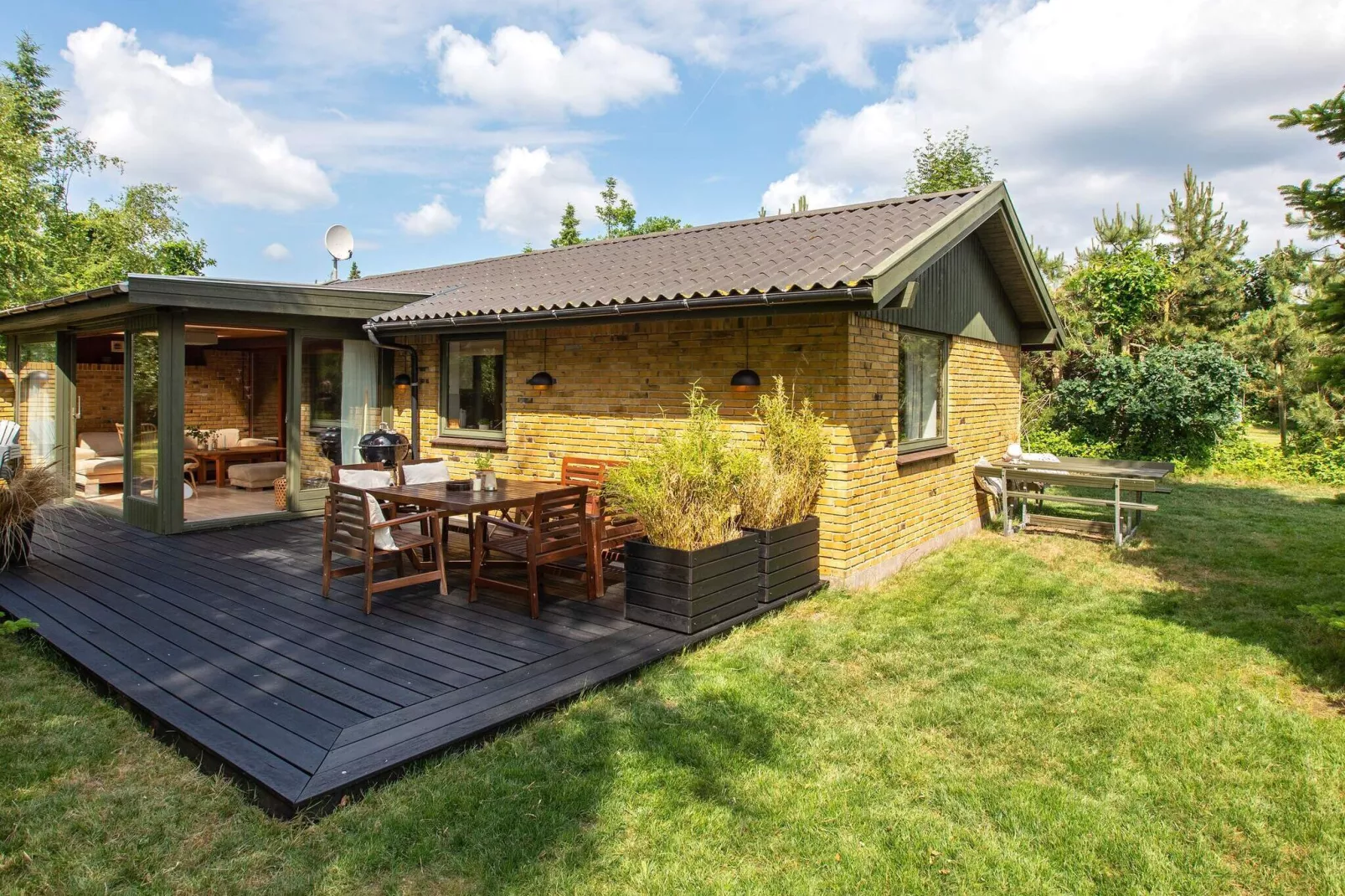 Bright Cottage with Garden Terrace-By Traum-View