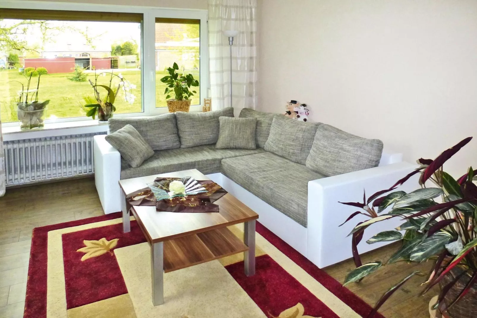 Ferienhaus mit großem Grundstück in Friederikensiel-Salon