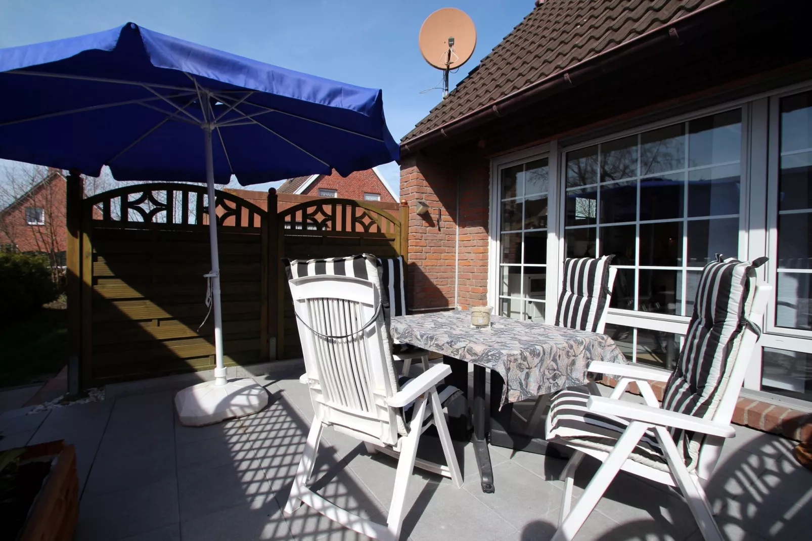 Ferienwohnung mit Sonnenterrasse in Dornumersiel-Terrace balcony