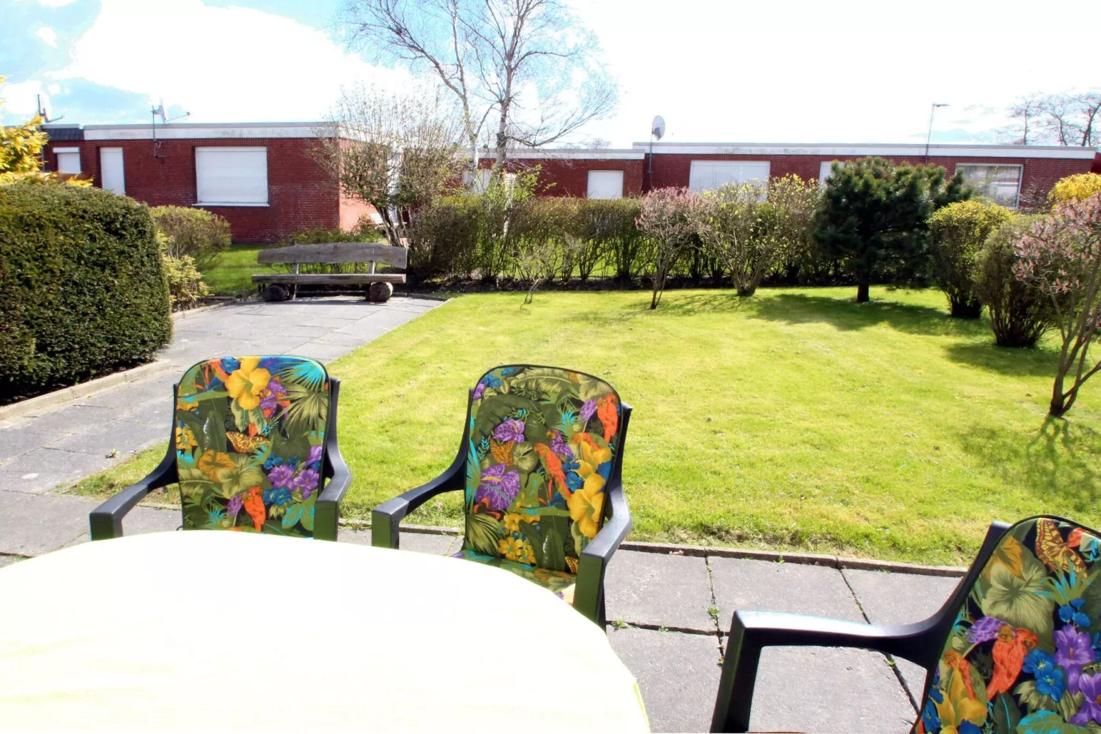 Reihenbungalow mit Terrasse in Dornumersiel-Gardens summer