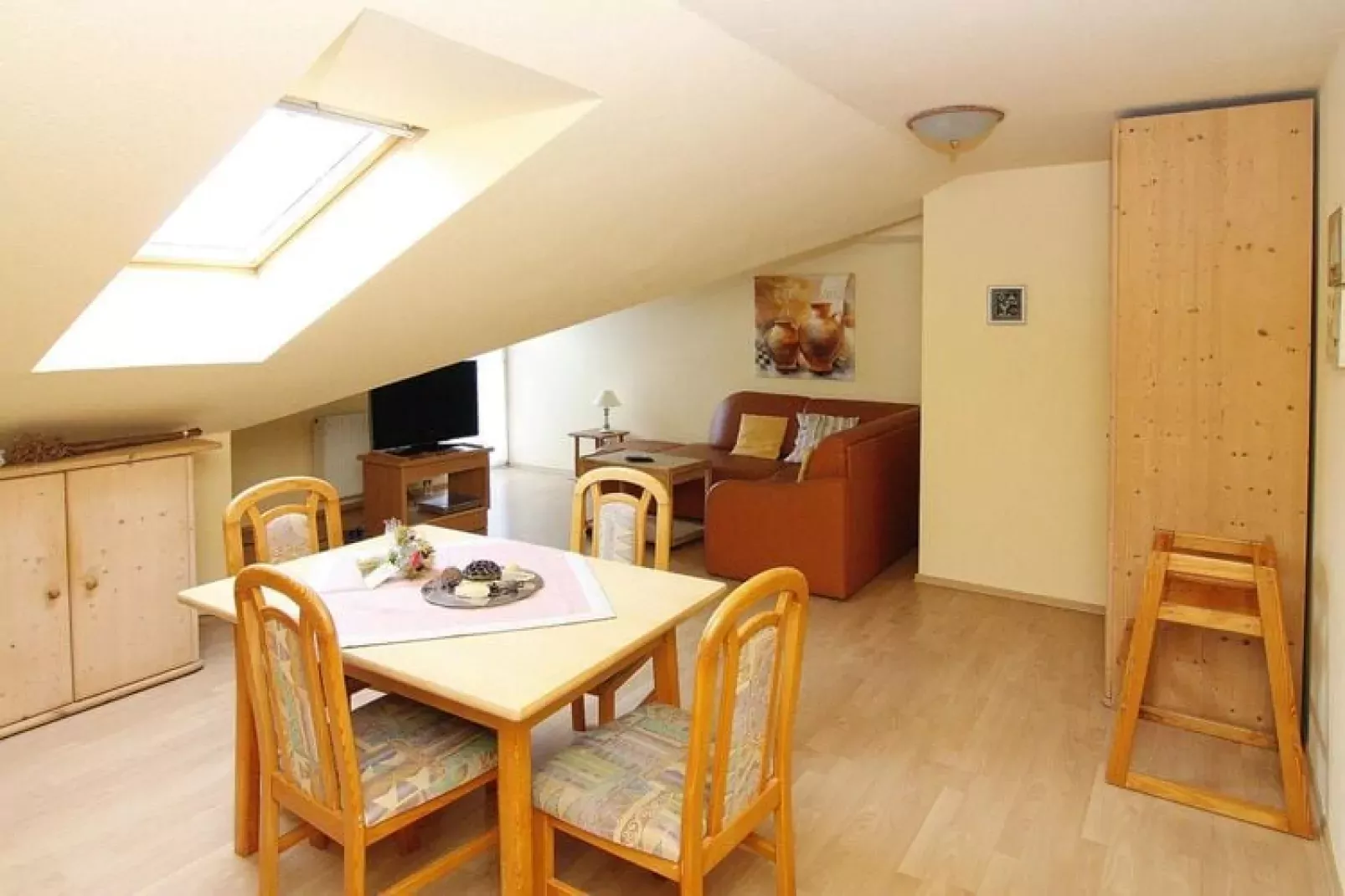 2-Raum-App 48 qm C 21 1 OG-Living room
