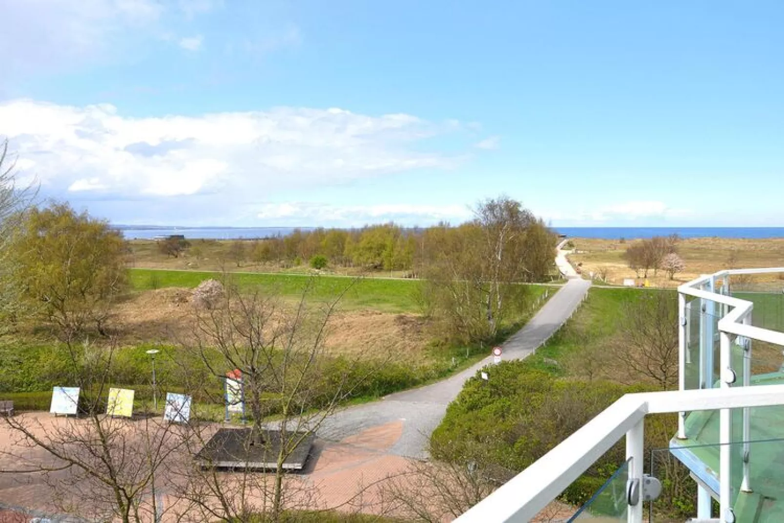 1-Zimmer-Apartment Seeseite "Am Park"-View summer