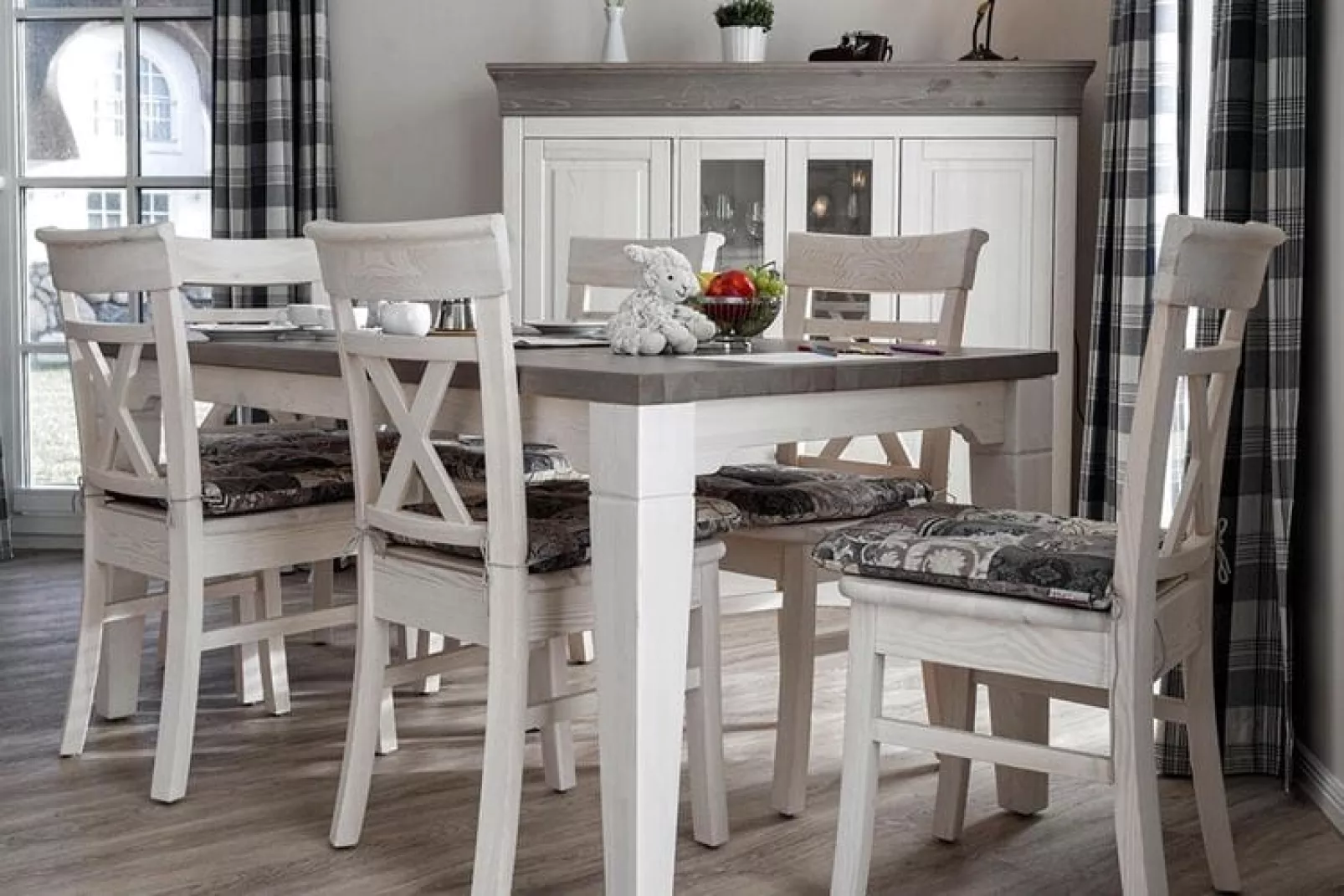 Schilfrohrsänger 28-Dining room