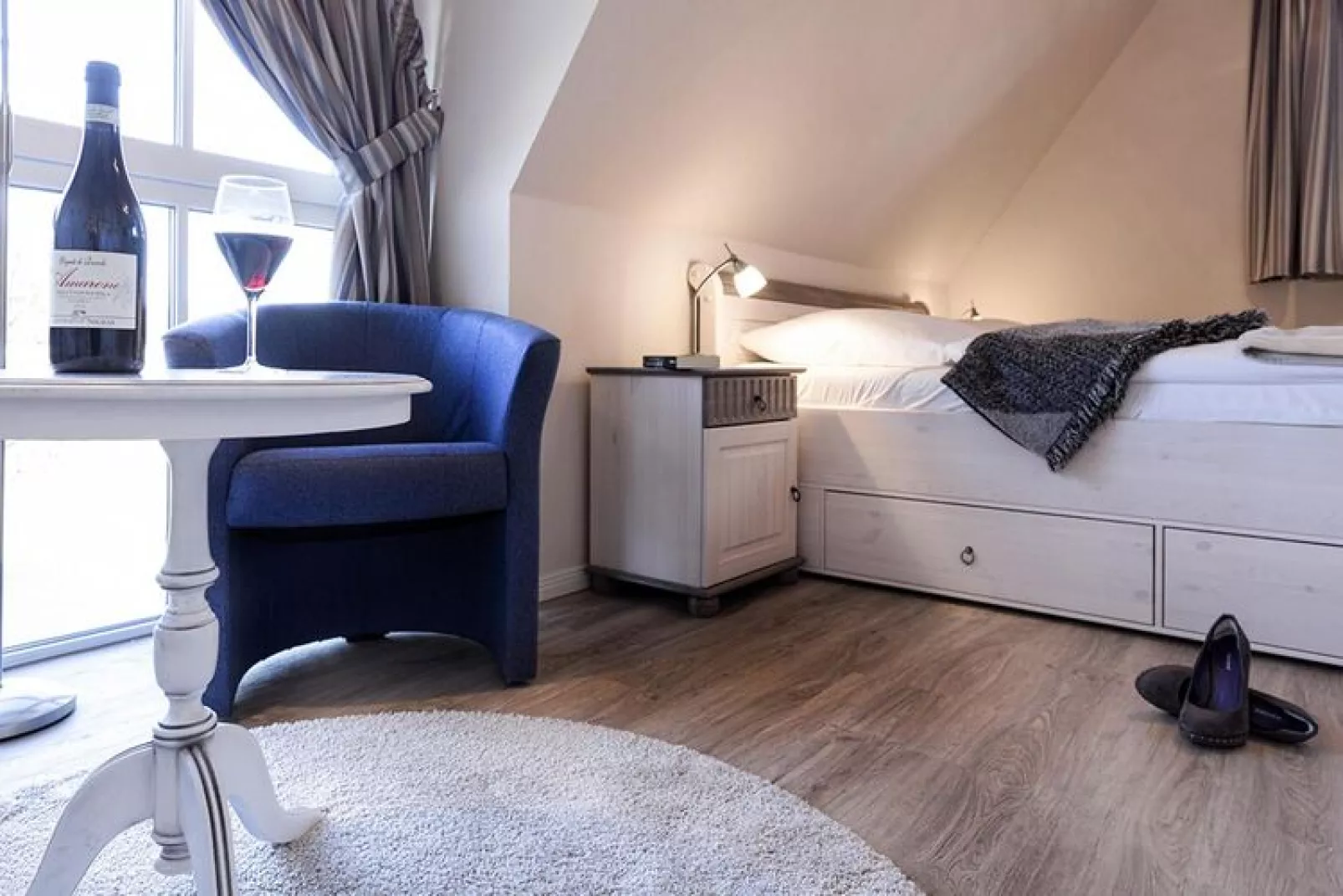 Schilfrohrsänger 28-Bedroom