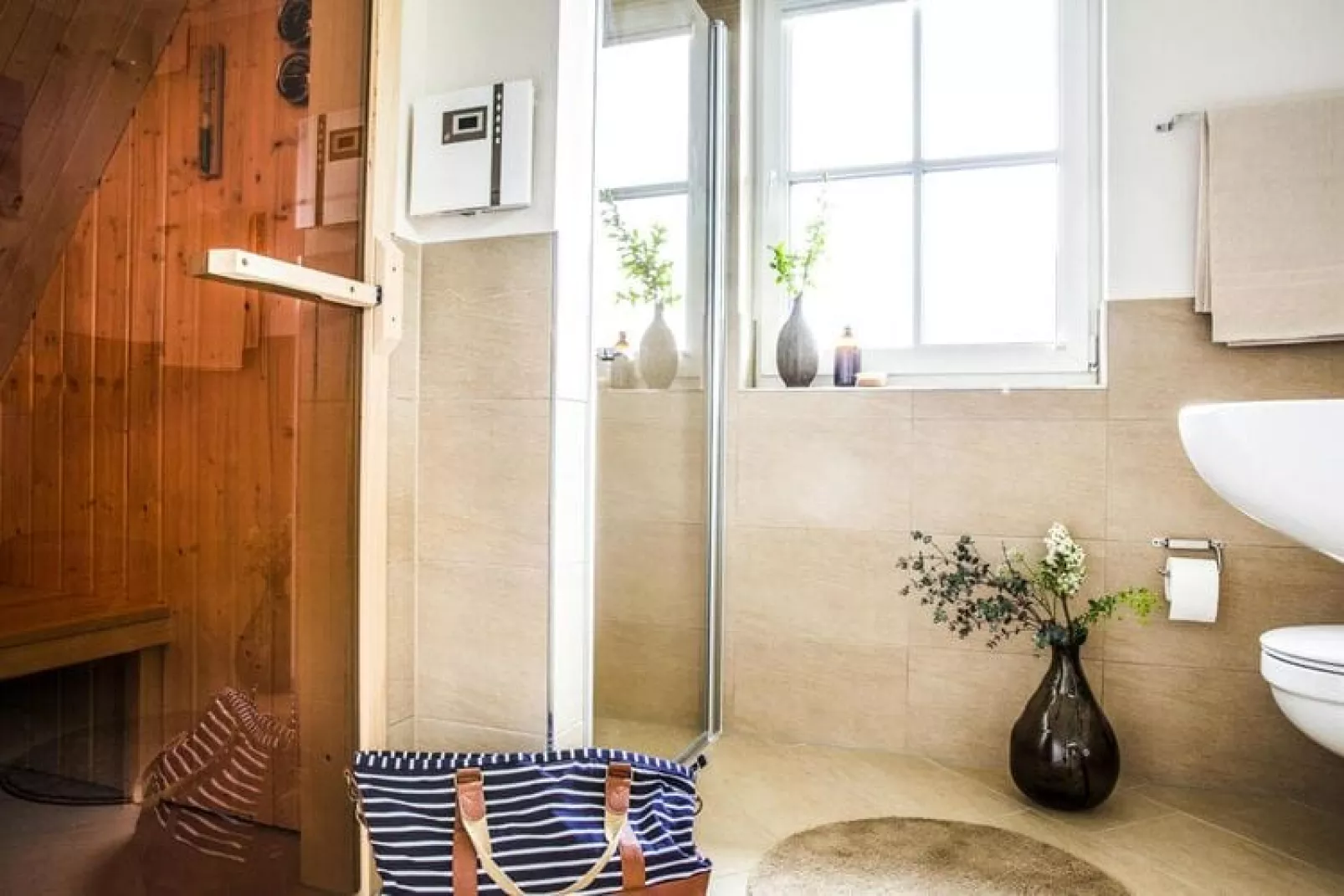 Schilfrohrsänger 30-Bathroom