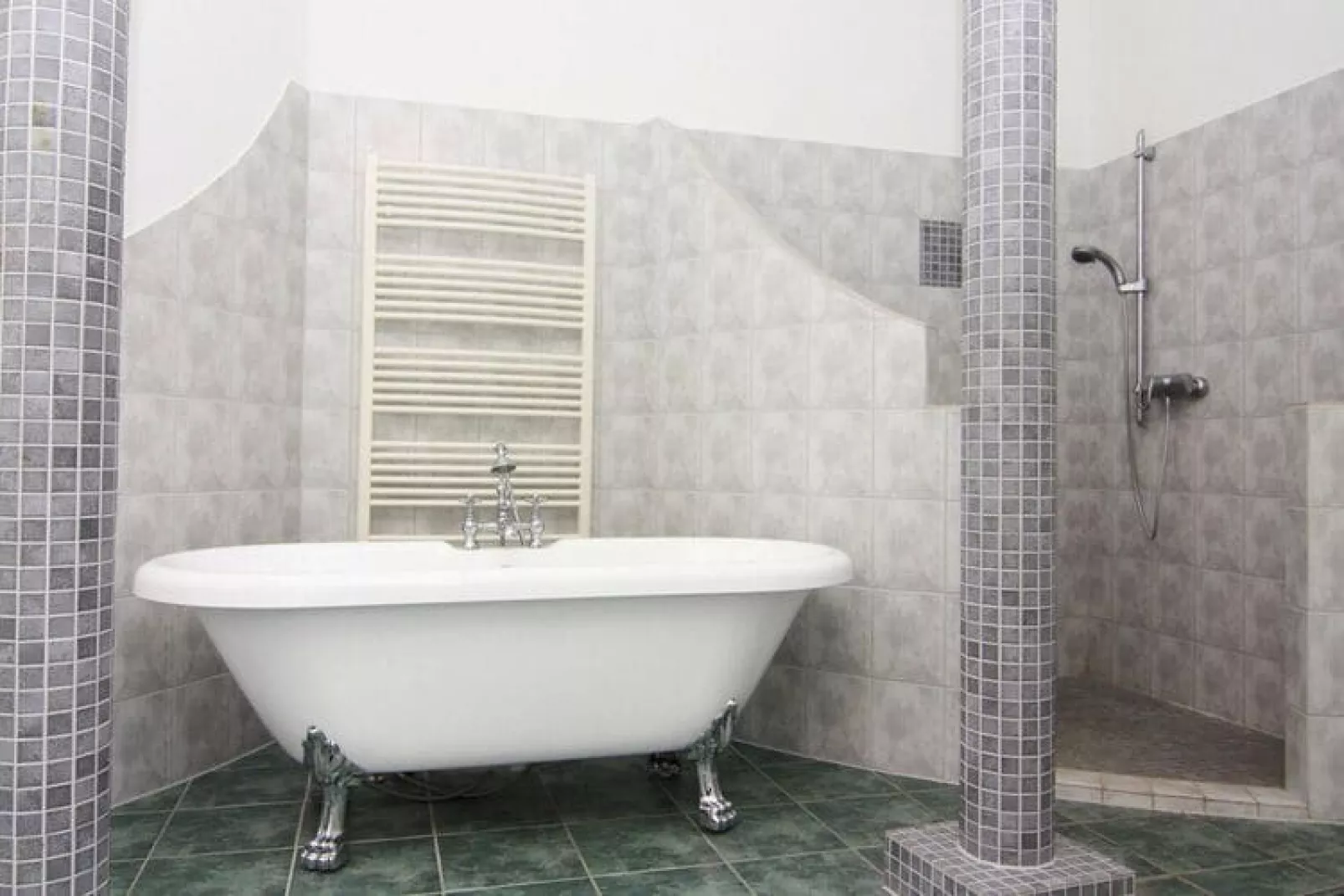 Apartments im Schloss Tressow, Bobitz-Wohnung 4-Bathroom
