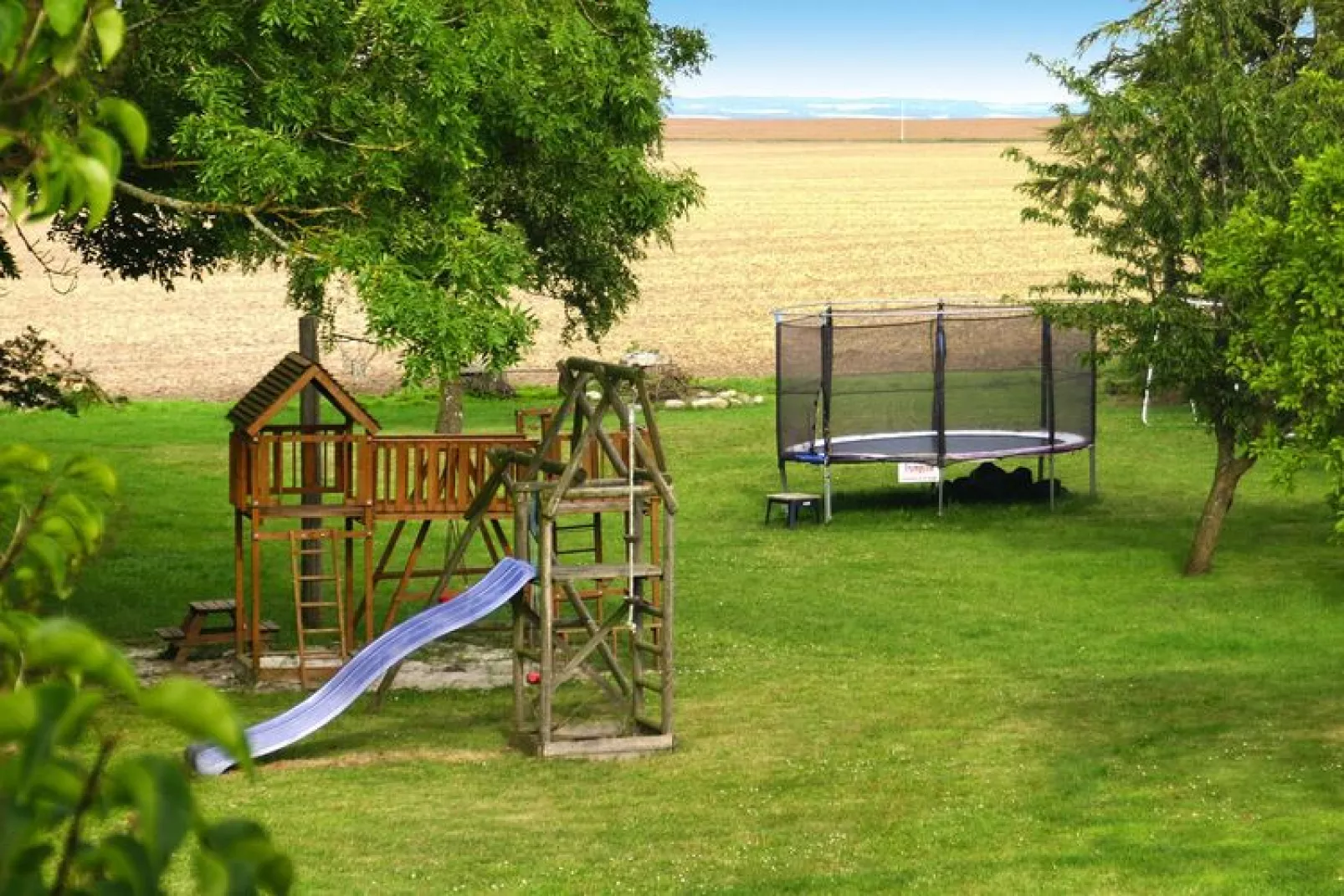 Reihenhaus Vieregge RH 2 links 100 qm-Gardens summer