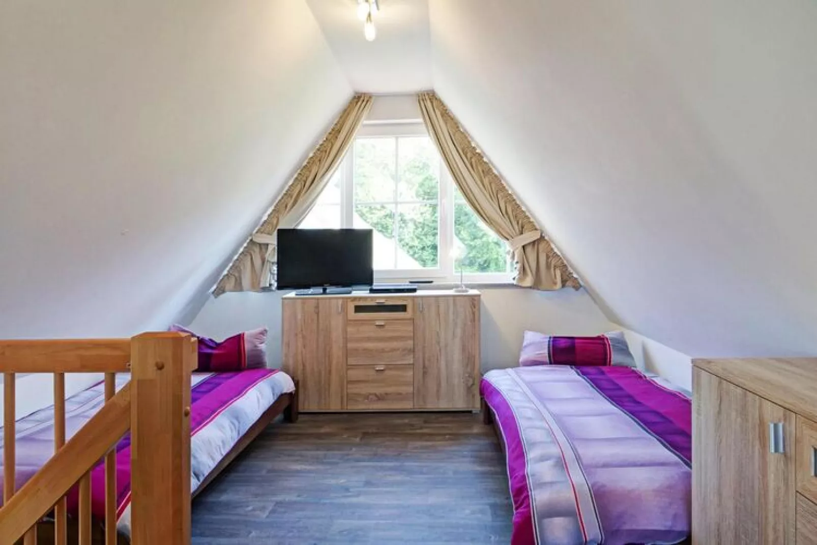 Ferienhaus Nachtigall in Glowe-bis zu 8 Pers-Bedroom