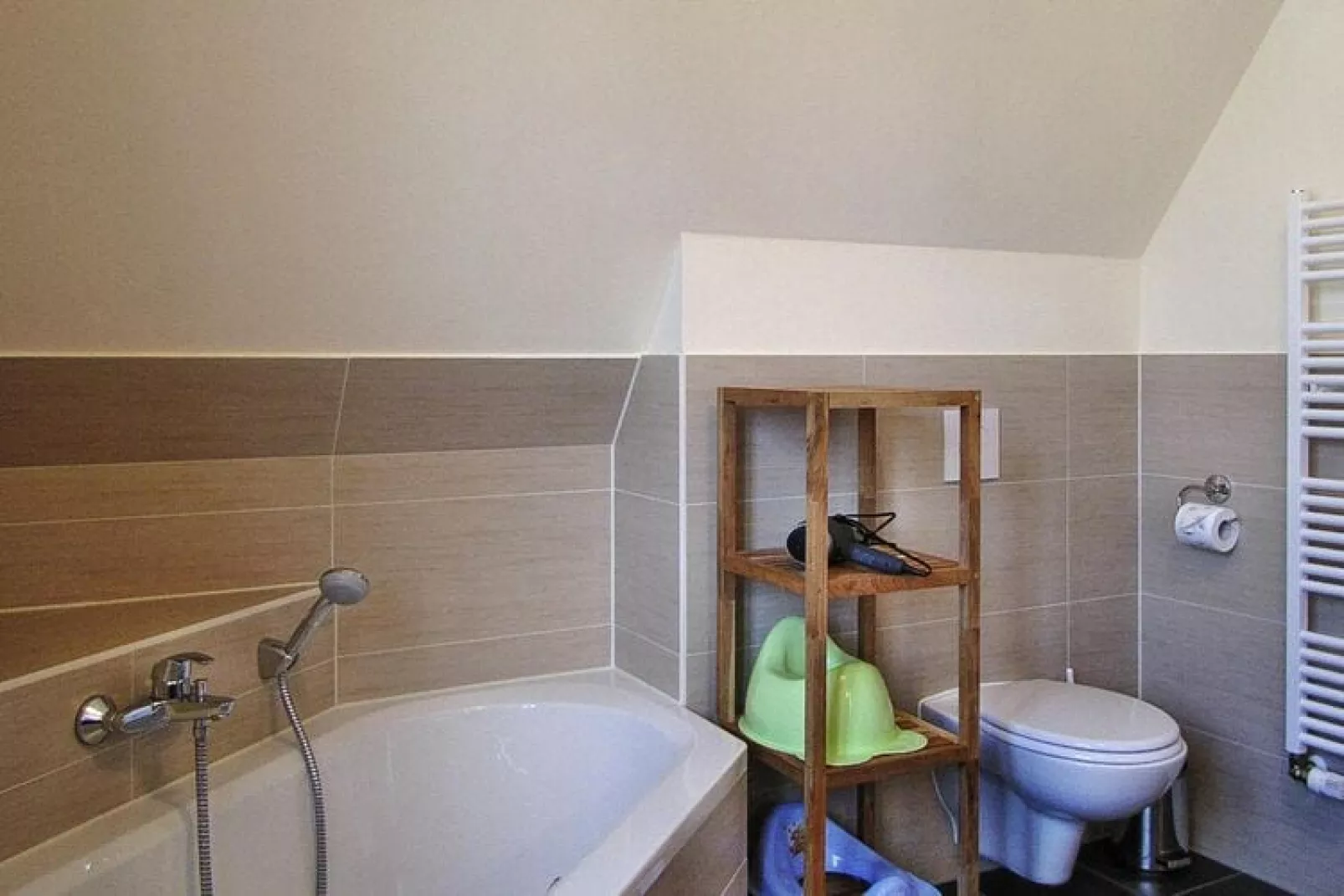Ferienhaus Nachtigall in Glowe-bis zu 8 Pers-Bathroom