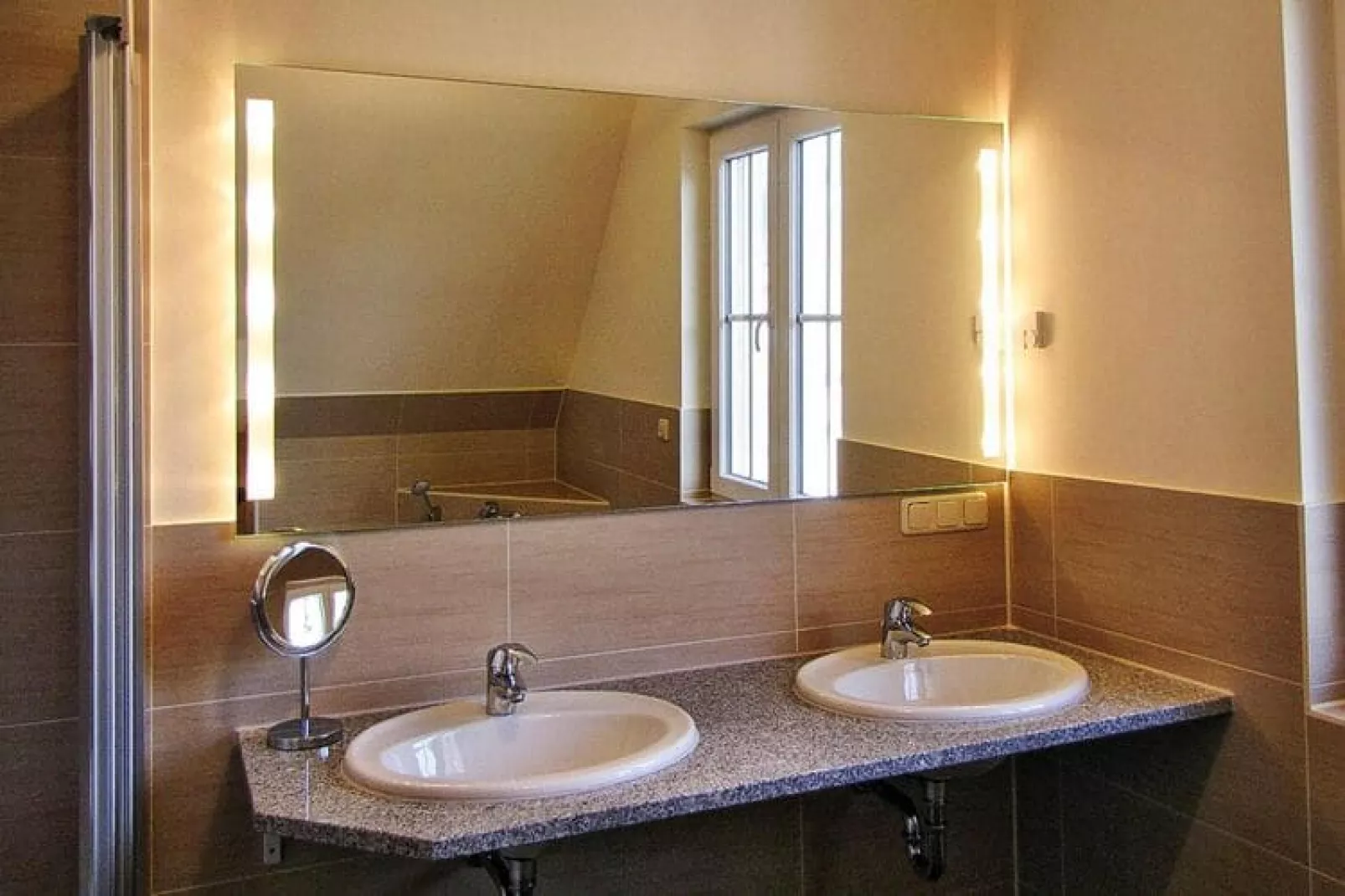 Ferienhaus Nachtigall in Glowe-bis zu 8 Pers-Bathroom