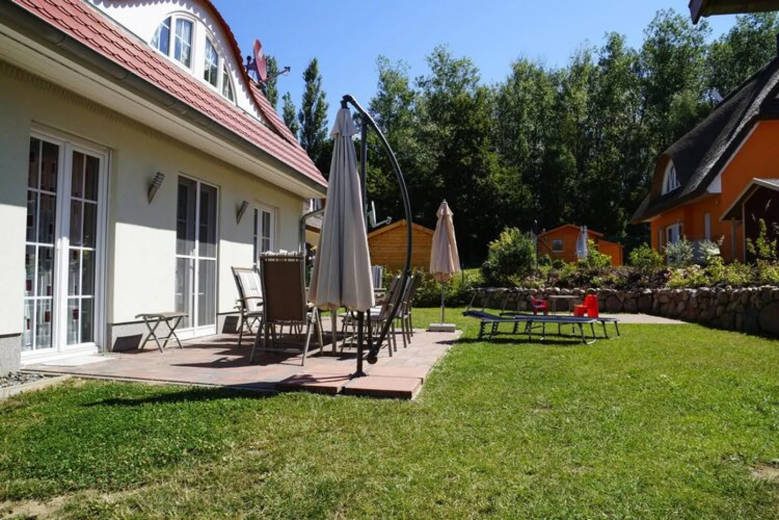 Ferienhaus Nachtigall in Glowe-bis zu 10 Pers-Exterior summer