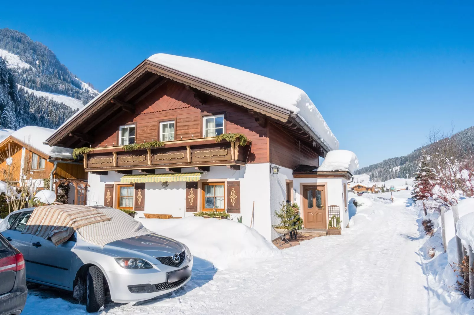 Kathrin-Exterior winter