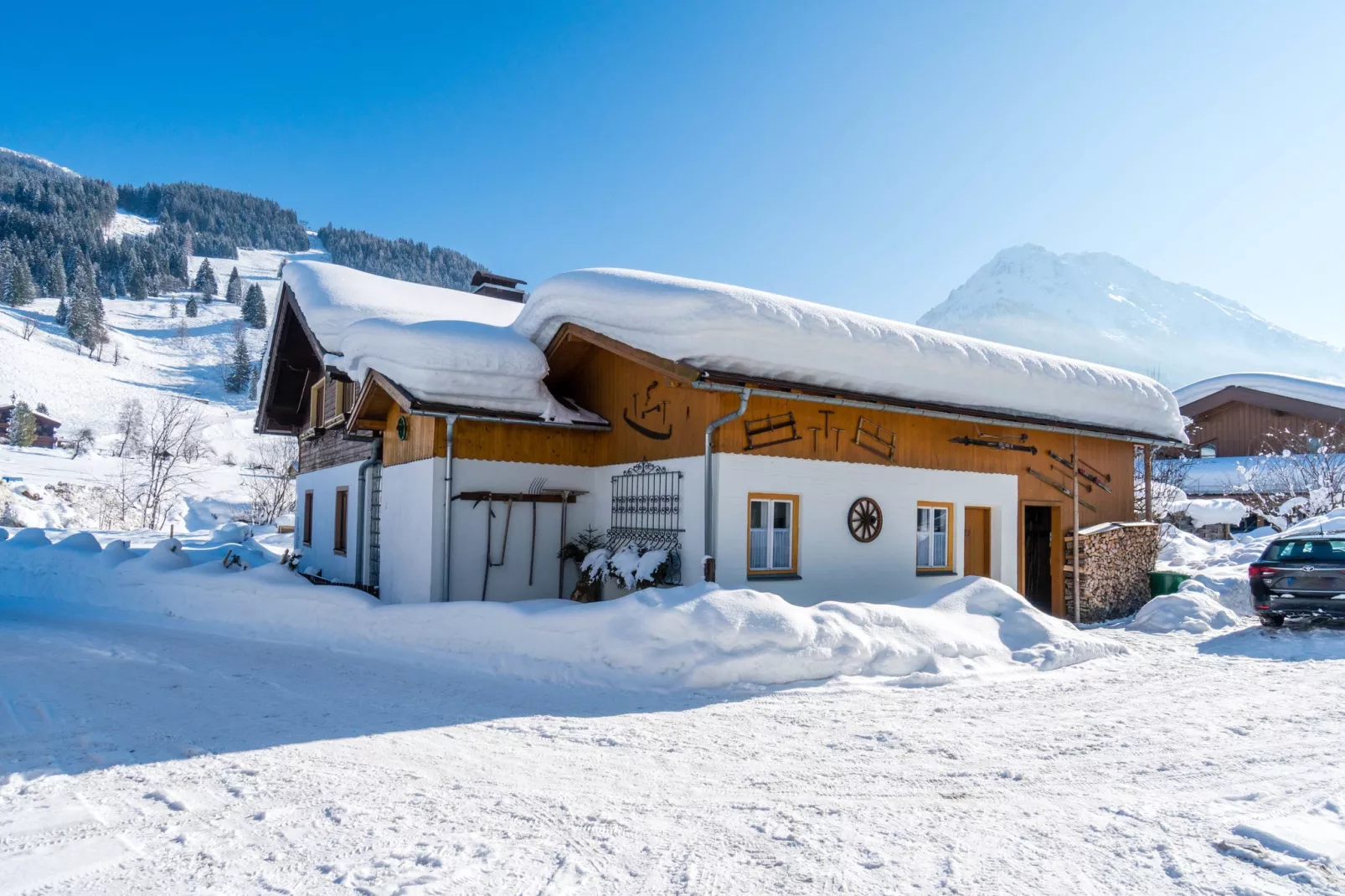 Kathrin-Exterior winter
