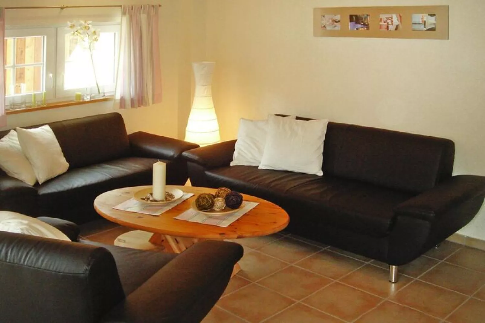 DHH Bernsteinhaus rechts-Living room