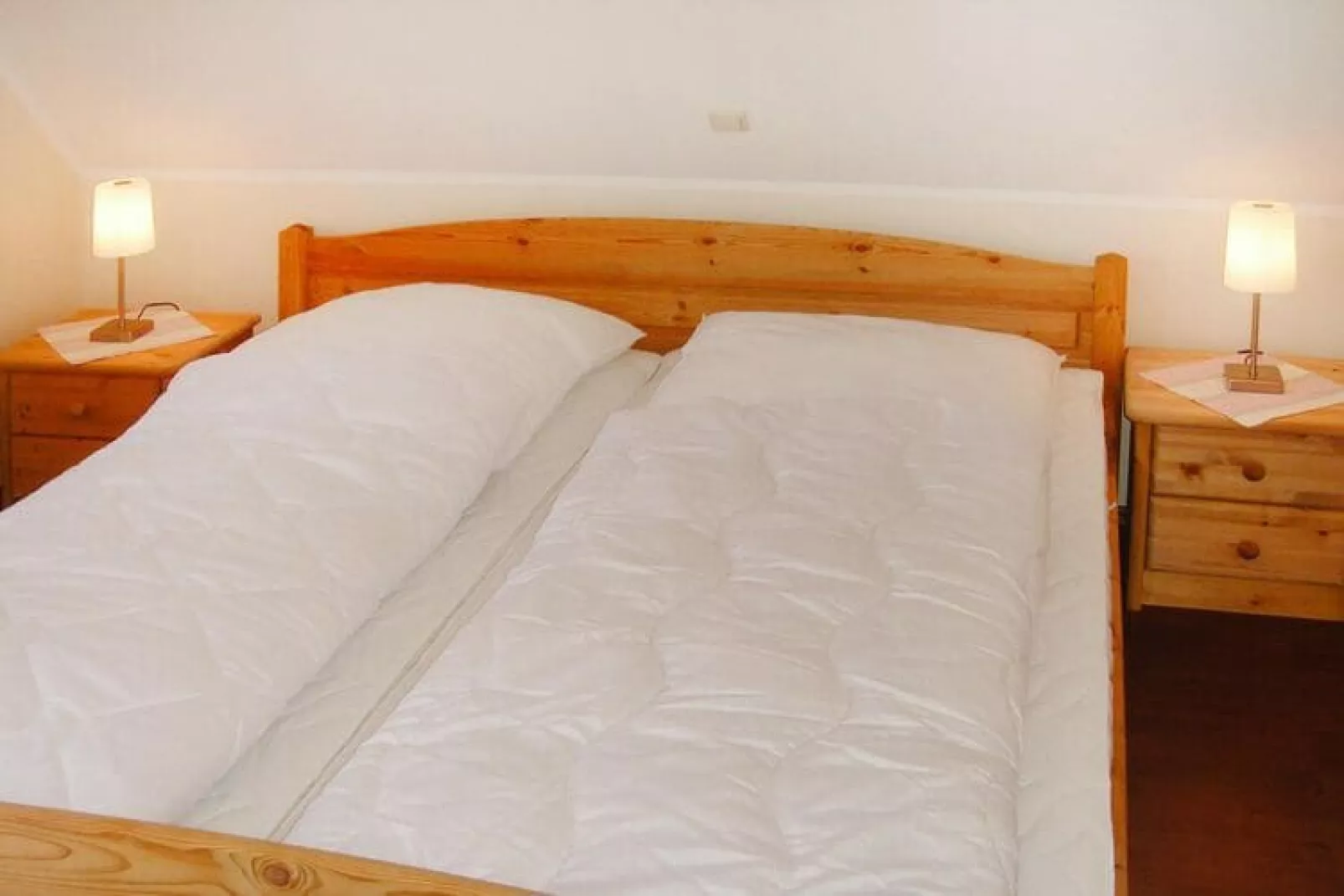 DHH Bernsteinhaus rechts-Bedroom