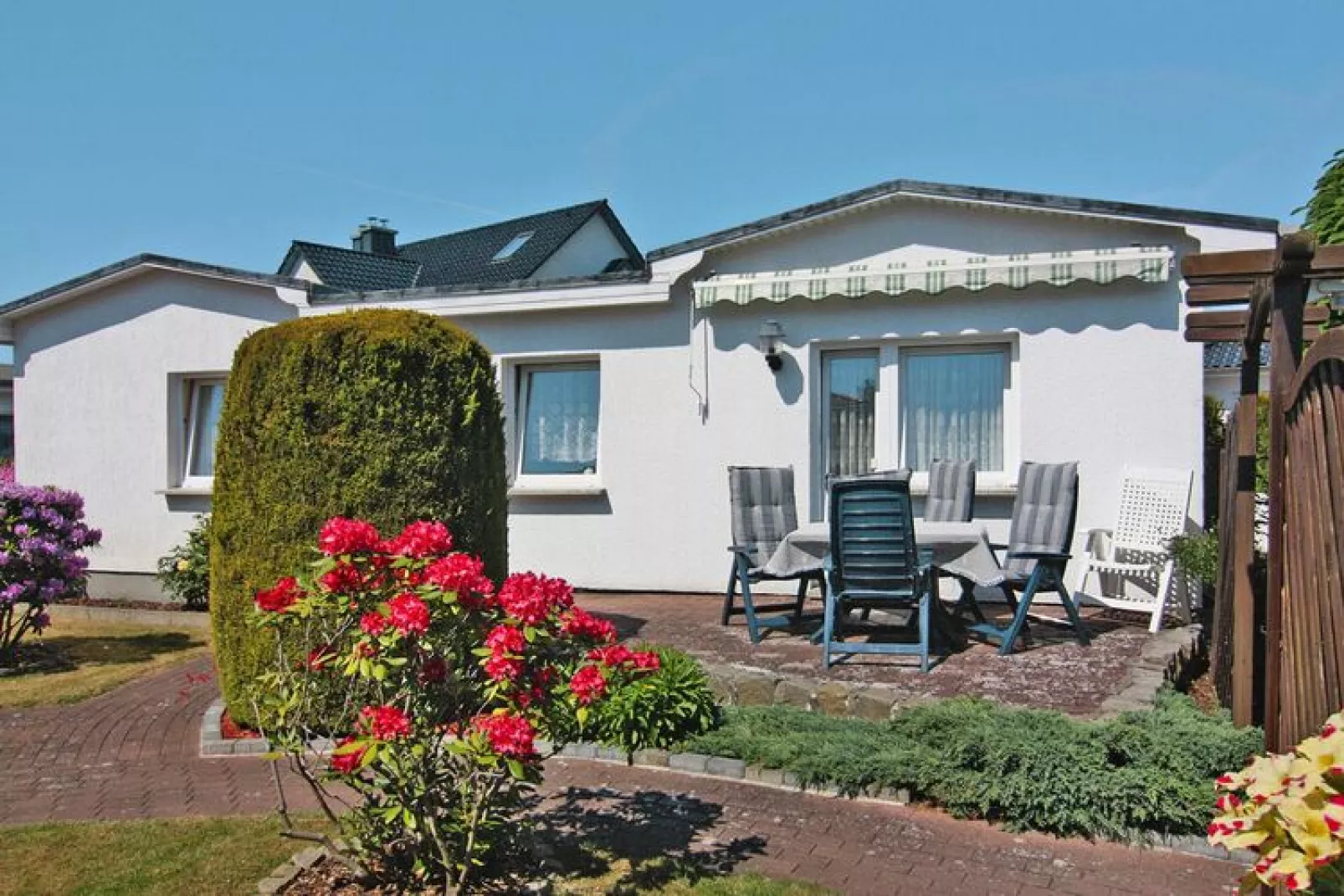 Bungalow B2-Exterior summer