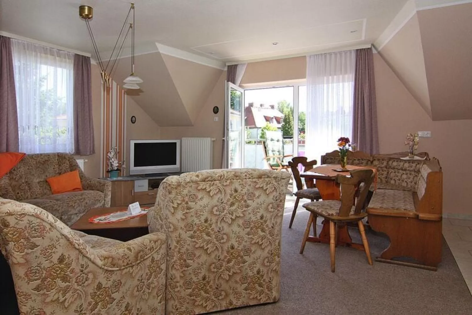 OG Whg 9 rechts-Living room