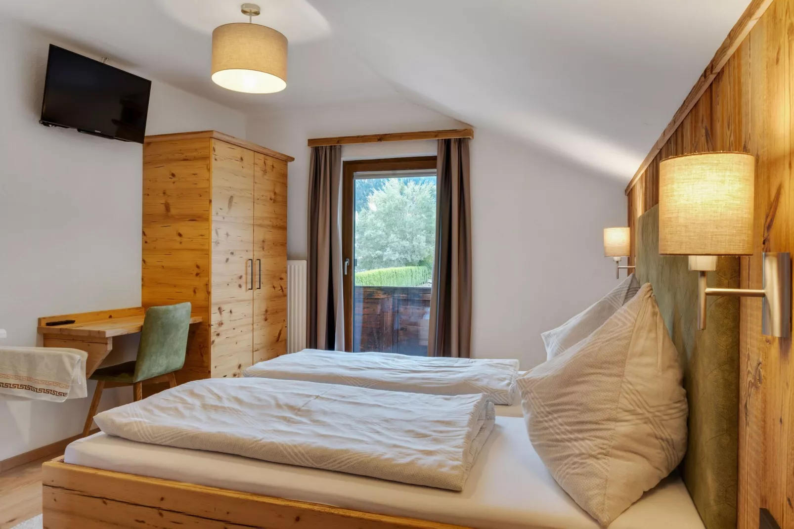 Kathrin-Bedroom