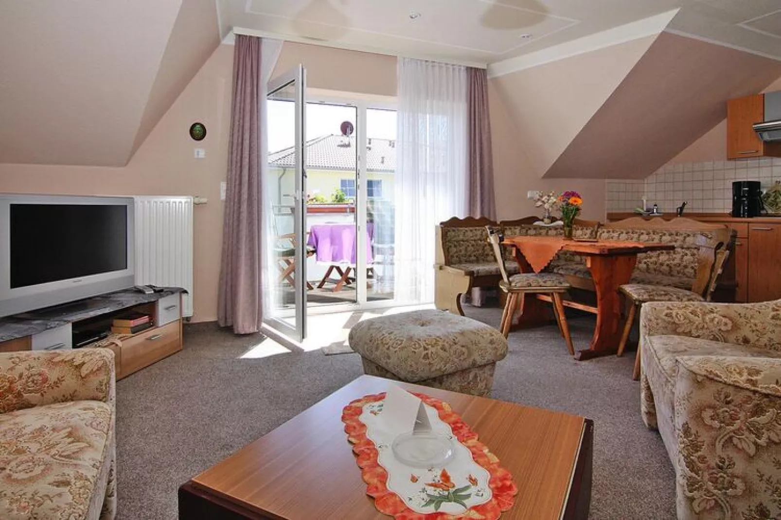 EG Whg 6 rechts-Living room