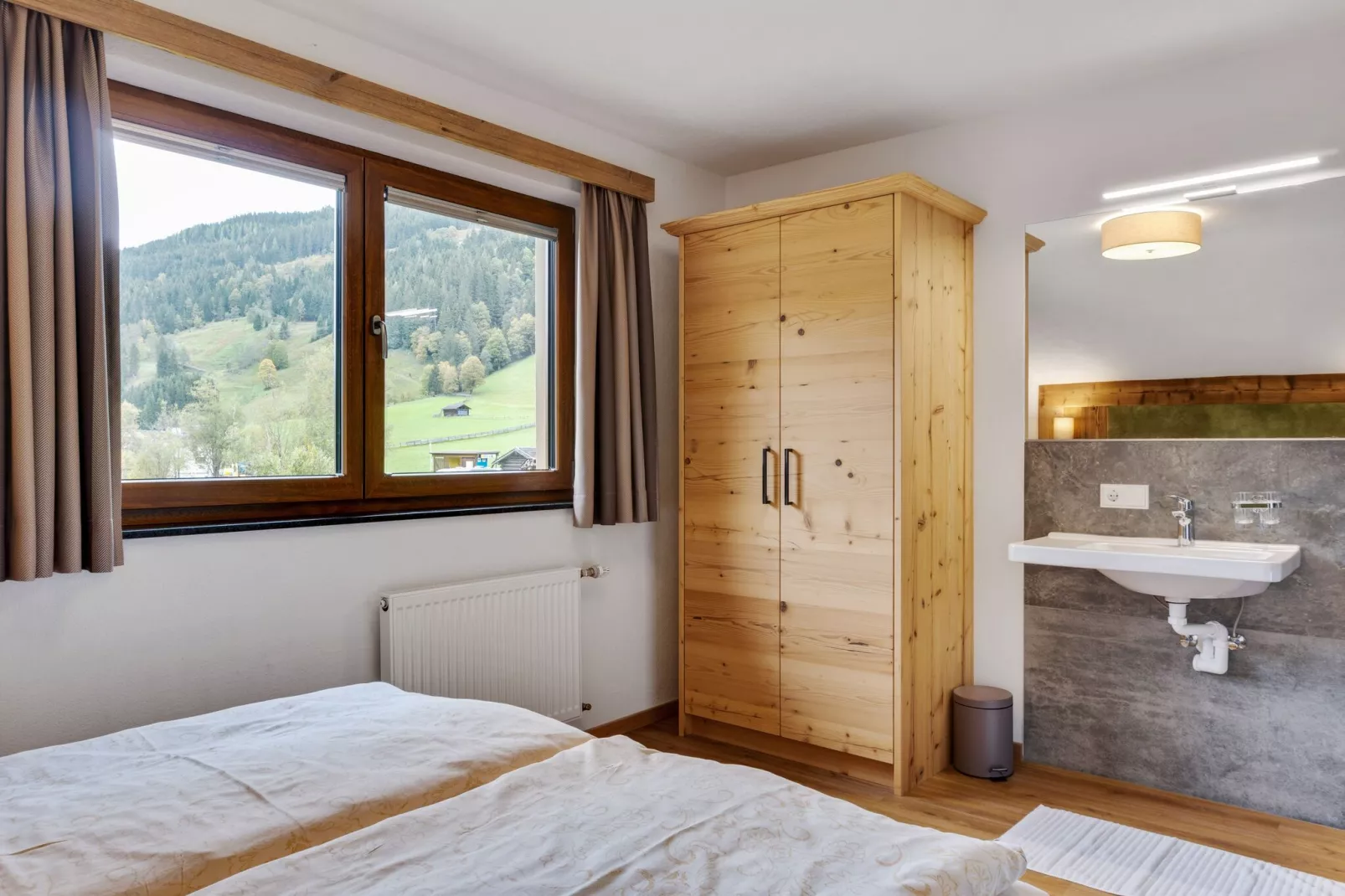 Kathrin-Bedroom