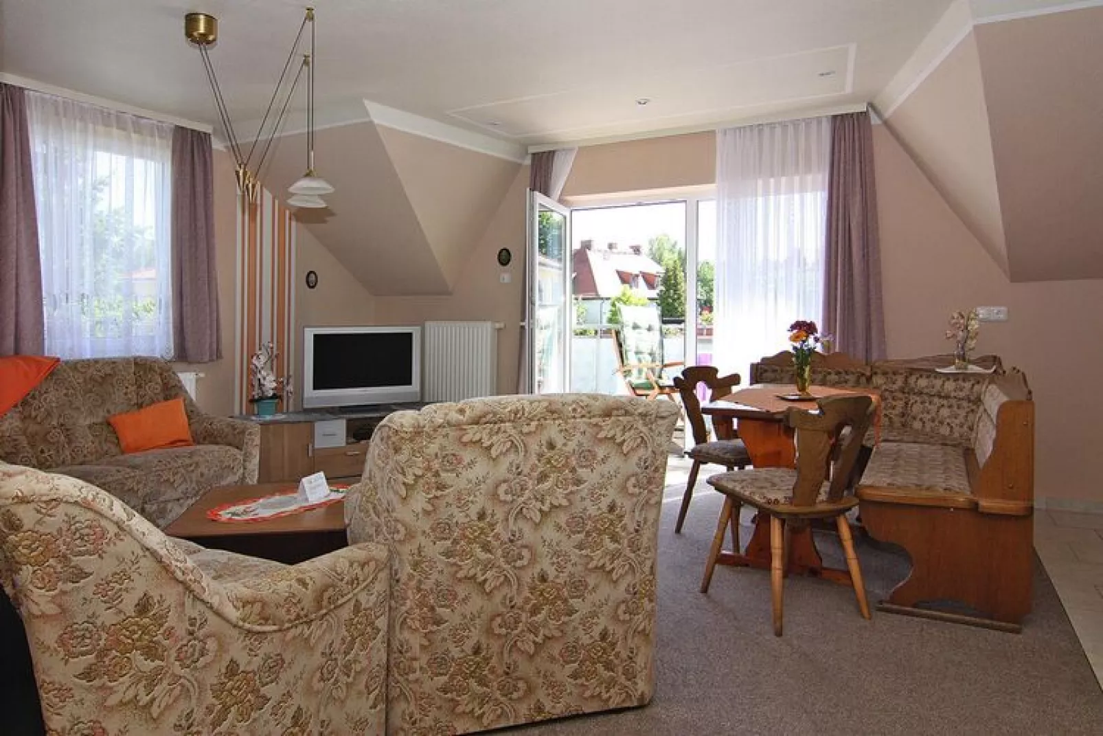 EG Whg 5 links-Living room