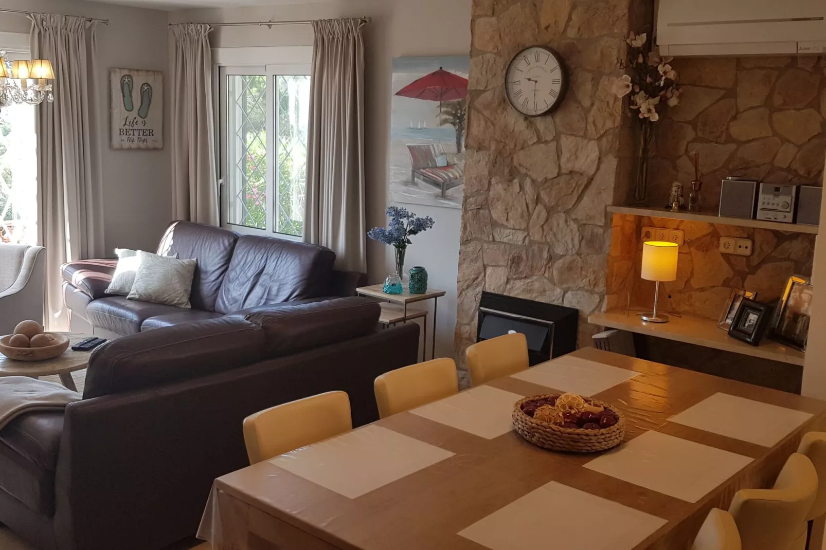 Colom-Living room