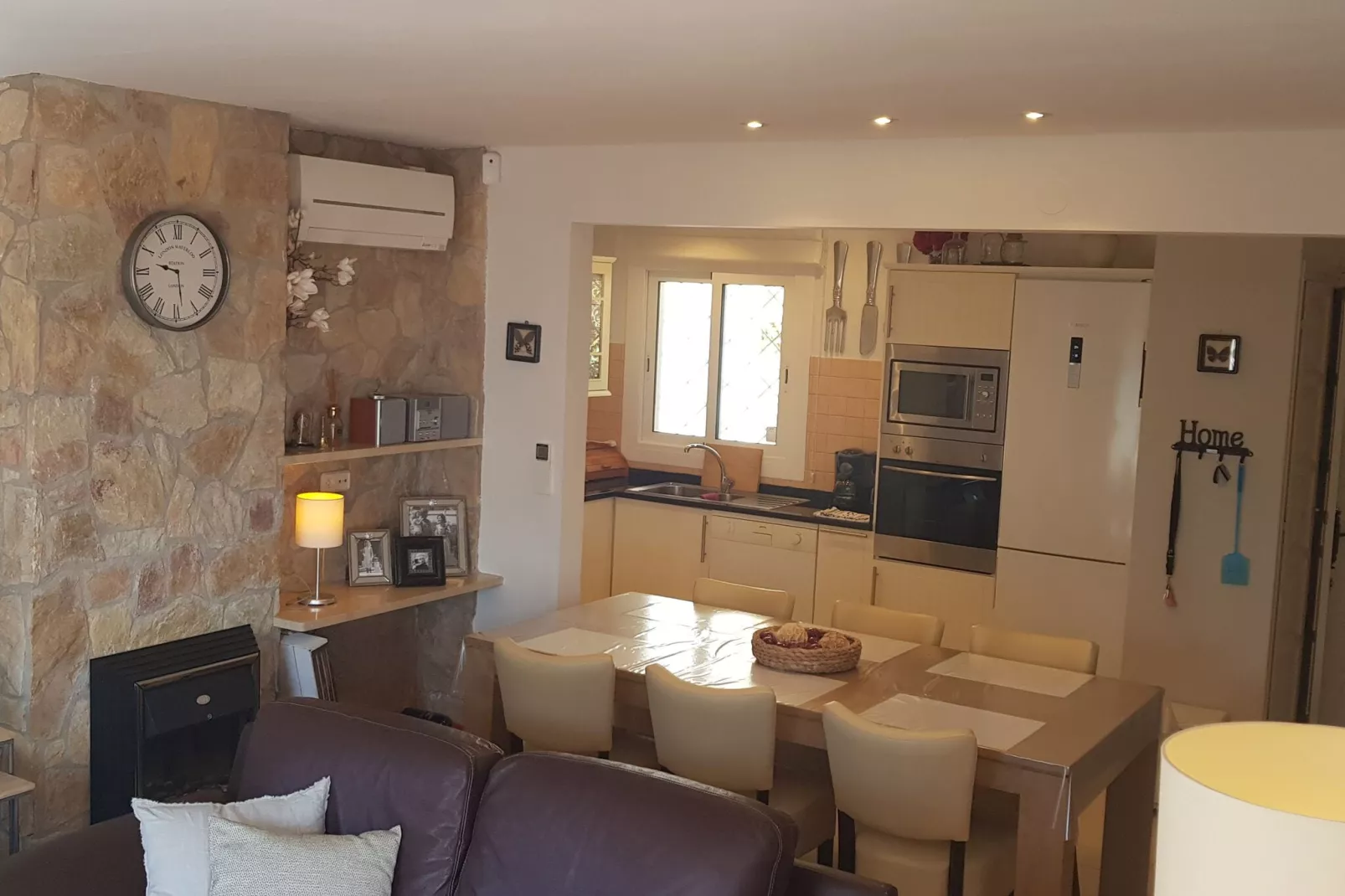Colom-Dining room