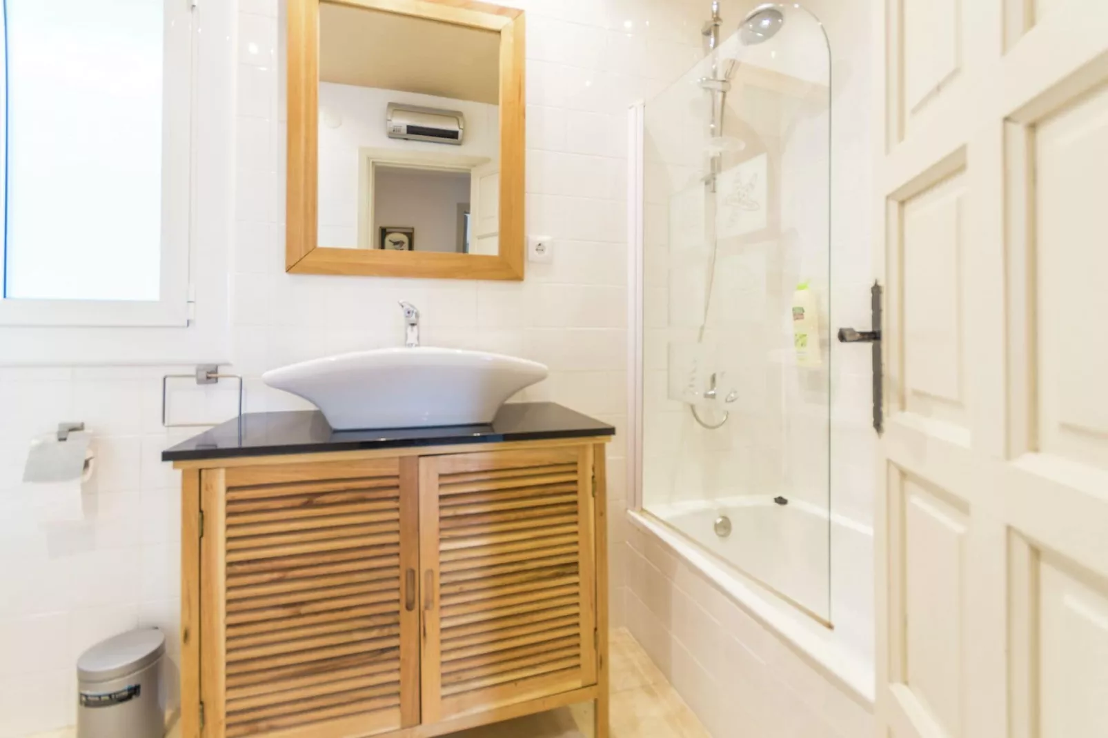 Colom-Bathroom