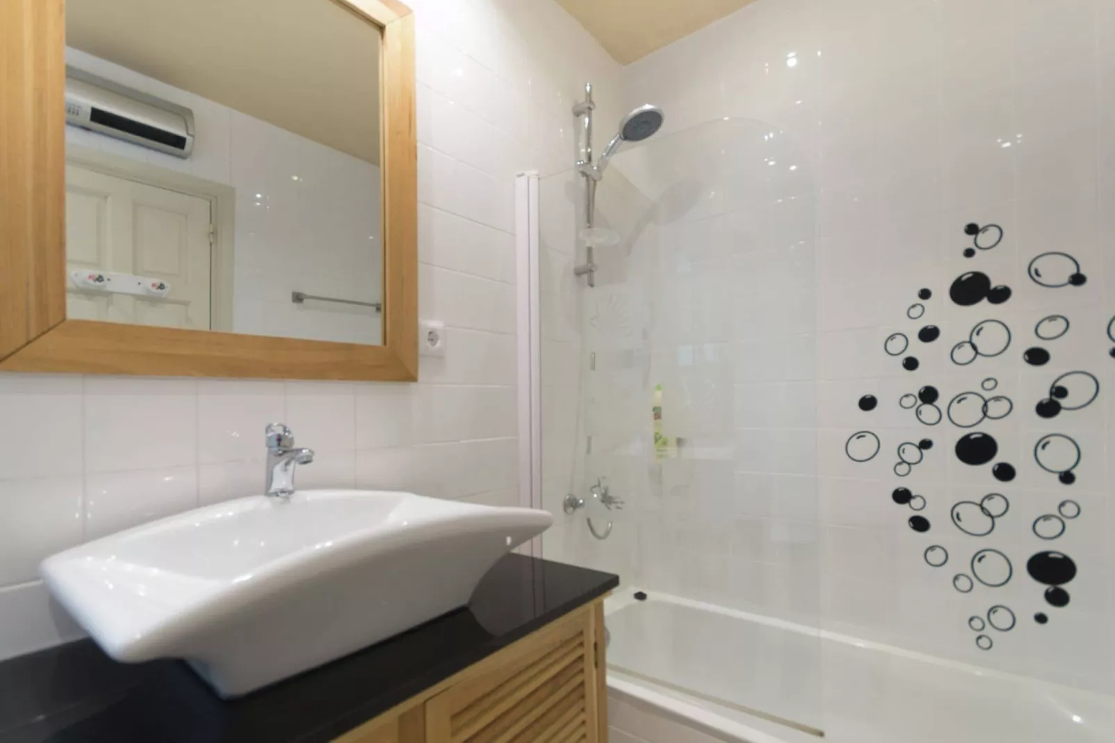 Colom-Bathroom