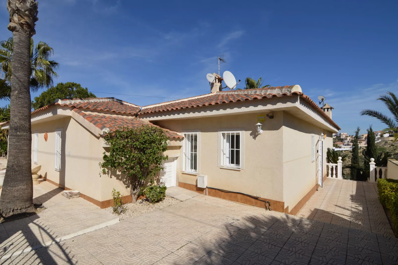 Casa Esperanto-Exterior summer