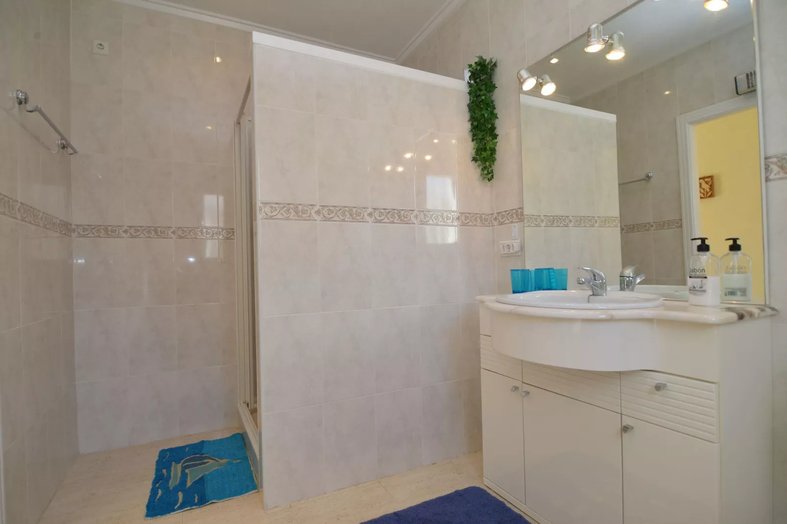 Casa Esperanto-Bathroom