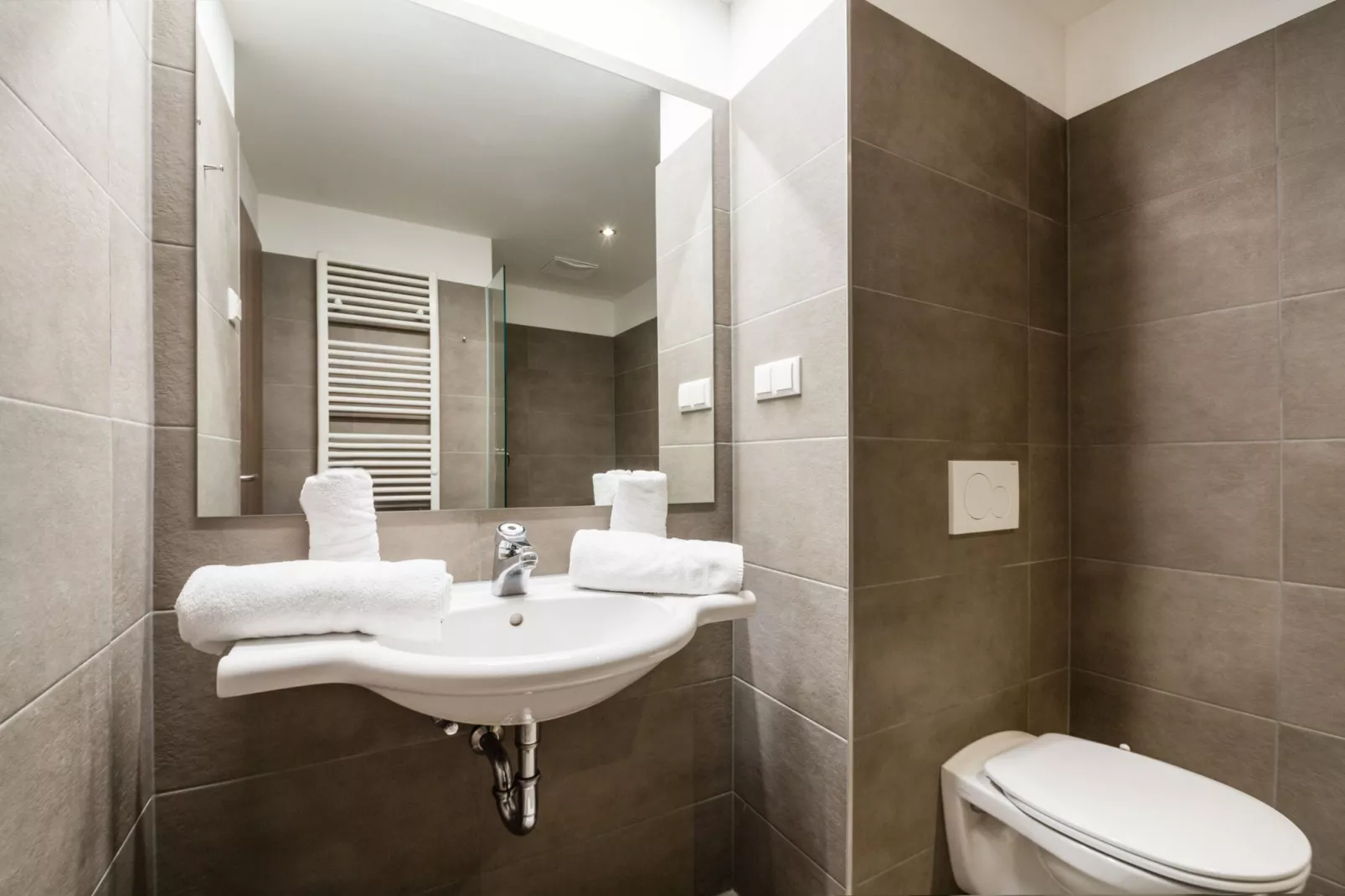 Alpine Lodge 2-Bathroom