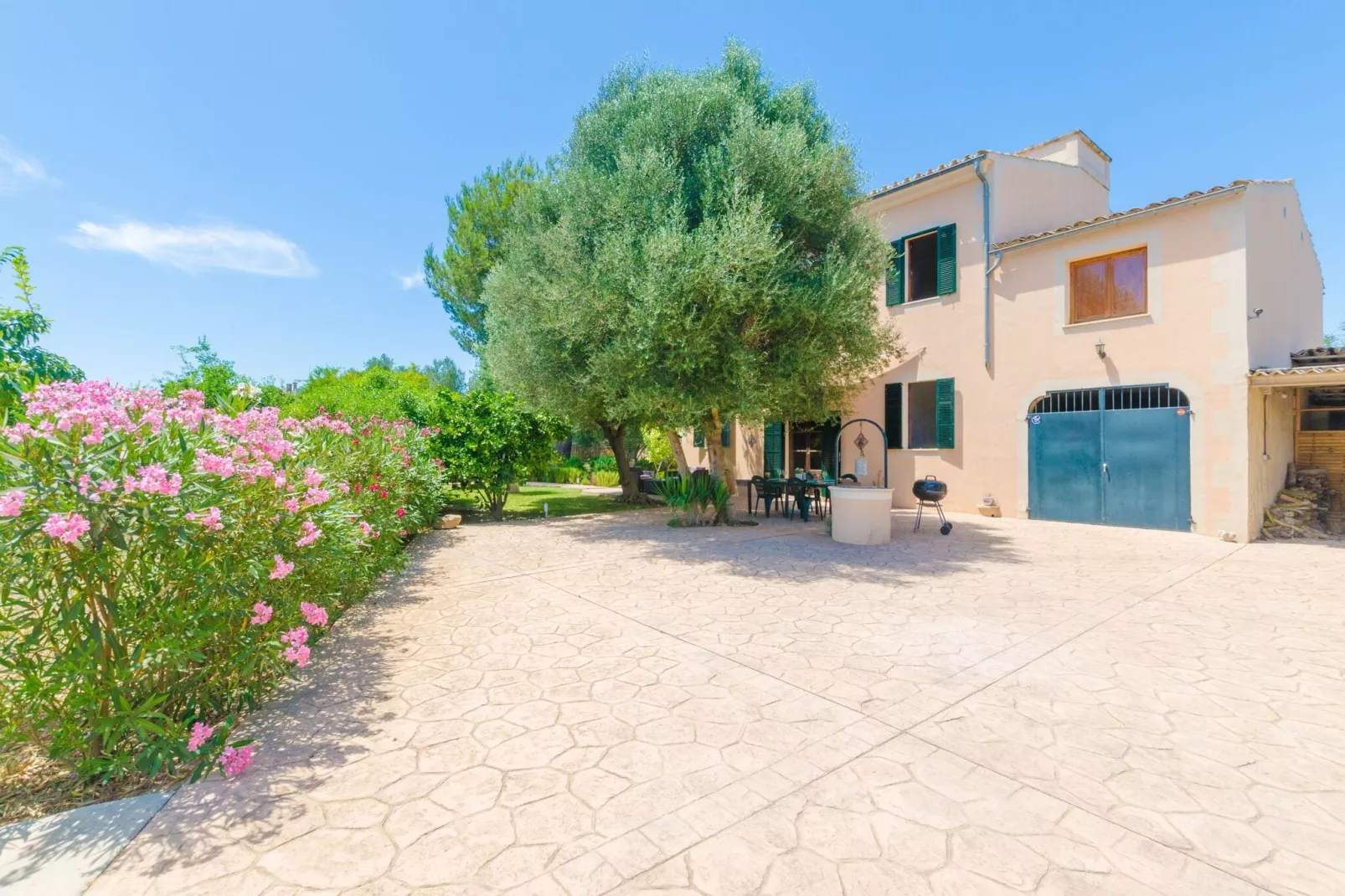 Hort de Can Bou-Exterior summer