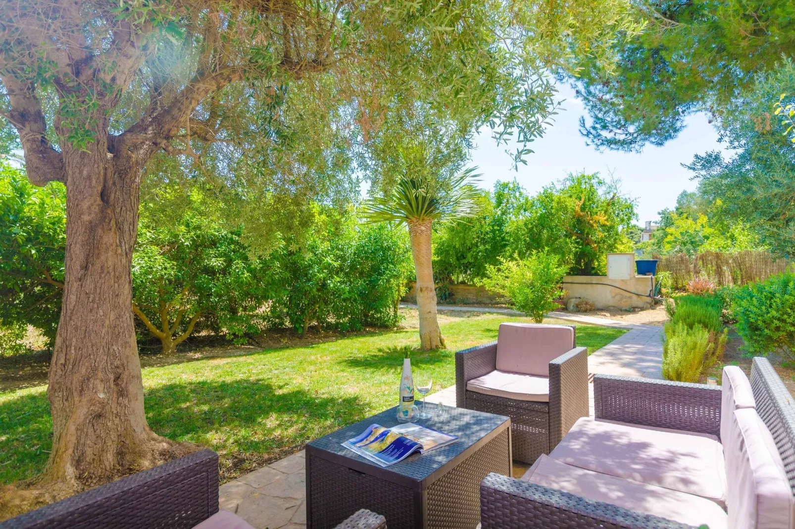 Hort de Can Bou-Exterior summer