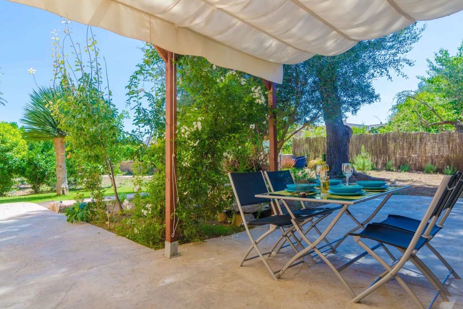 Hort de Can Bou-Exterior summer